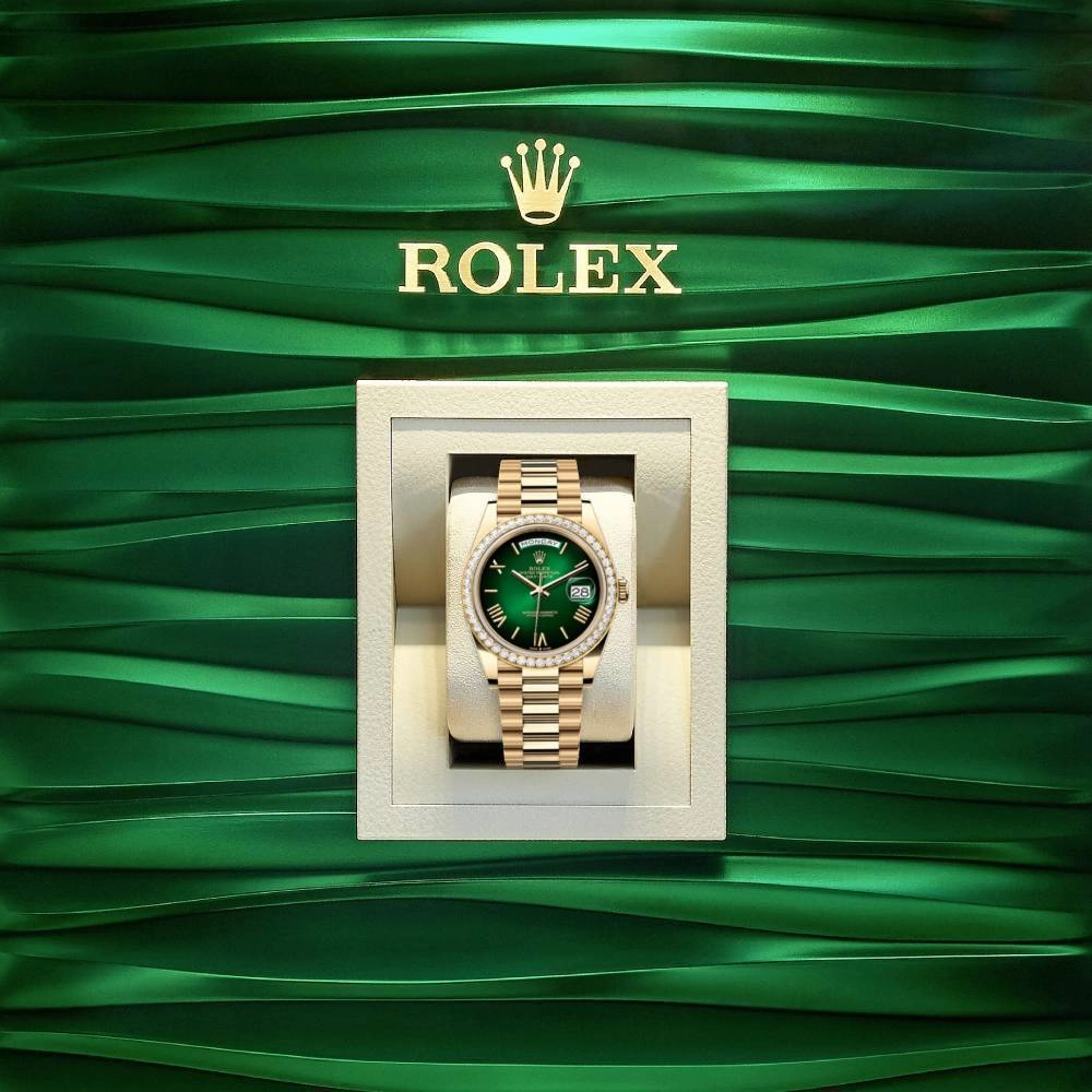 2024 Release Rolex Day-Date 40 mm | 18k yellow gold President bracelet | Green ombr dial Diamond bezel | Men's Watch 228348RBR