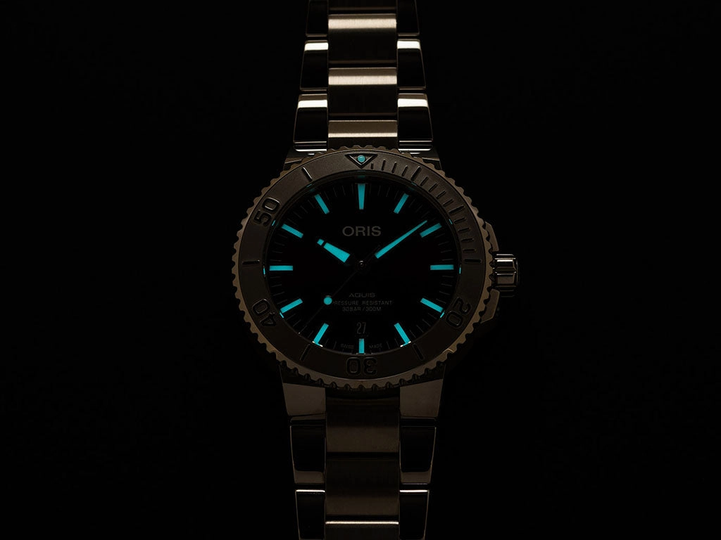 Aquis Date Relief Cherry - 43.5mm - Ref. 01 733 7730 4158-07 8 24 05PEB