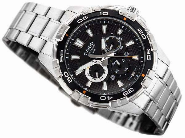 Casio MTD-1069D-1AVDF Stainless Steel Strap Watch for Men