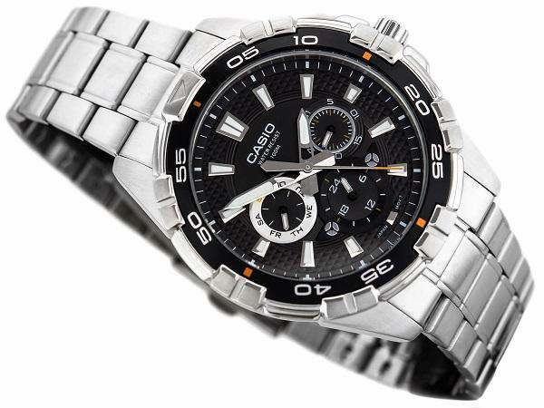 Casio MTD-1069D-1AVDF Stainless Steel Strap Watch for Men