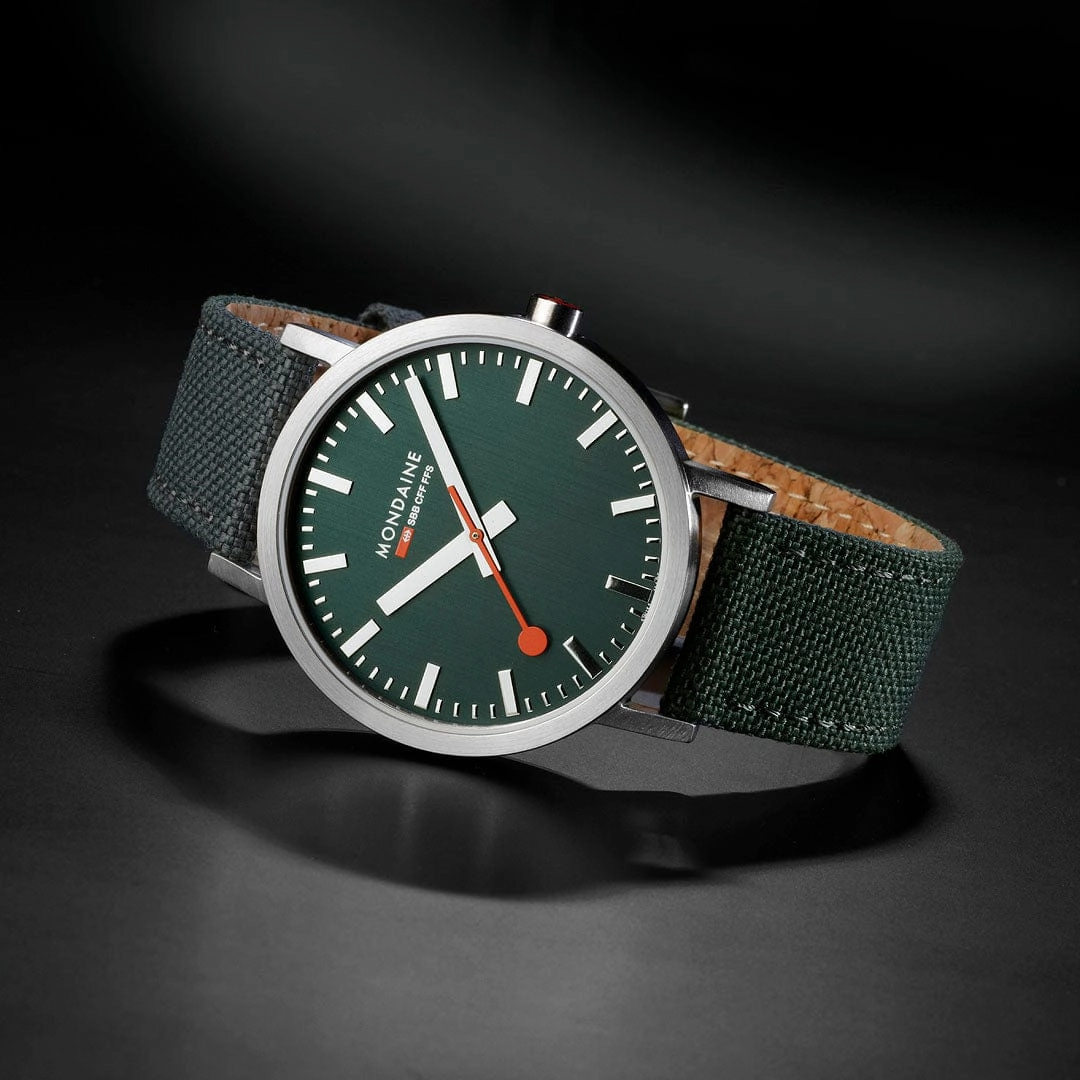 Classic, Brushed Steel, 40 mm, Forest Green Watch