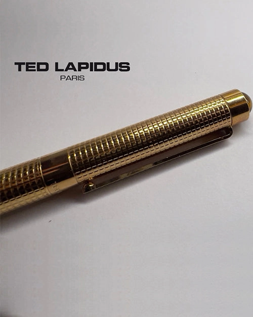FOUNTAIN PEN