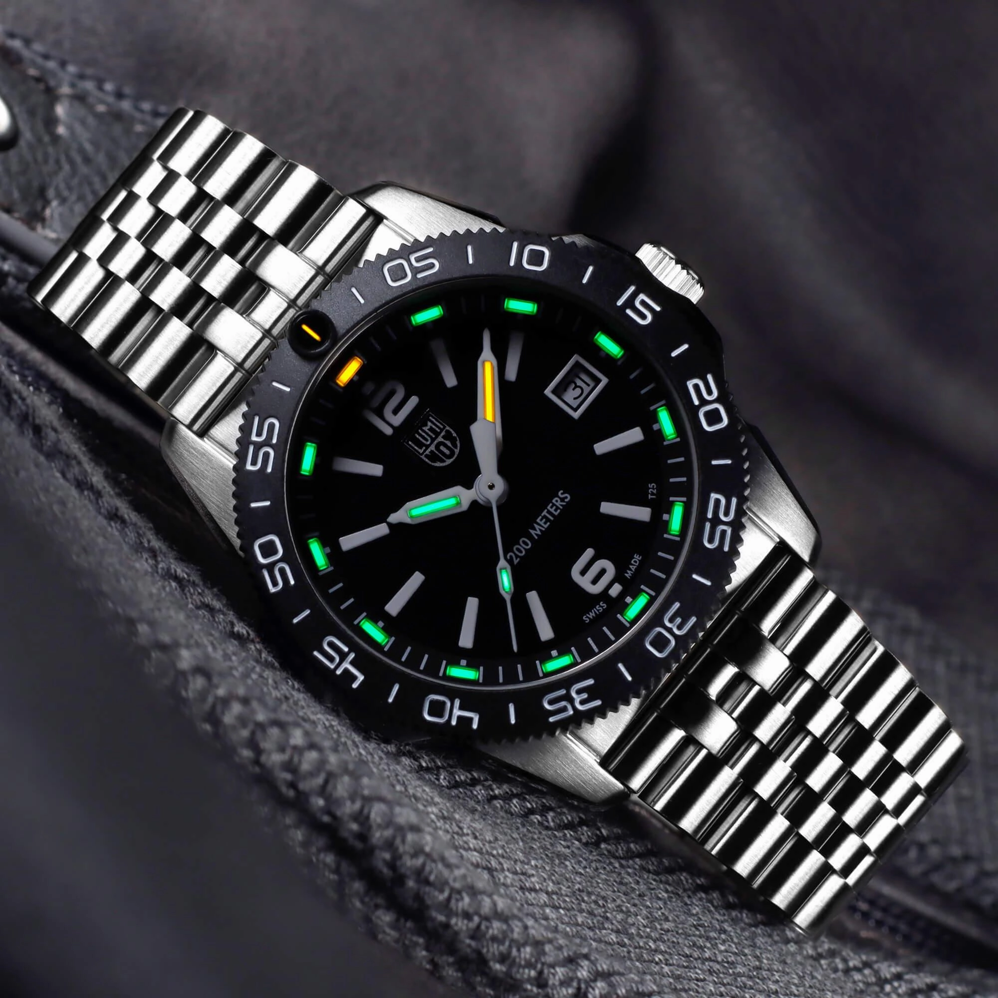 Luminox Men's Quartz Watch - Pacific Diver Ripple Black Dial Silver Bracelet | 3122.M
