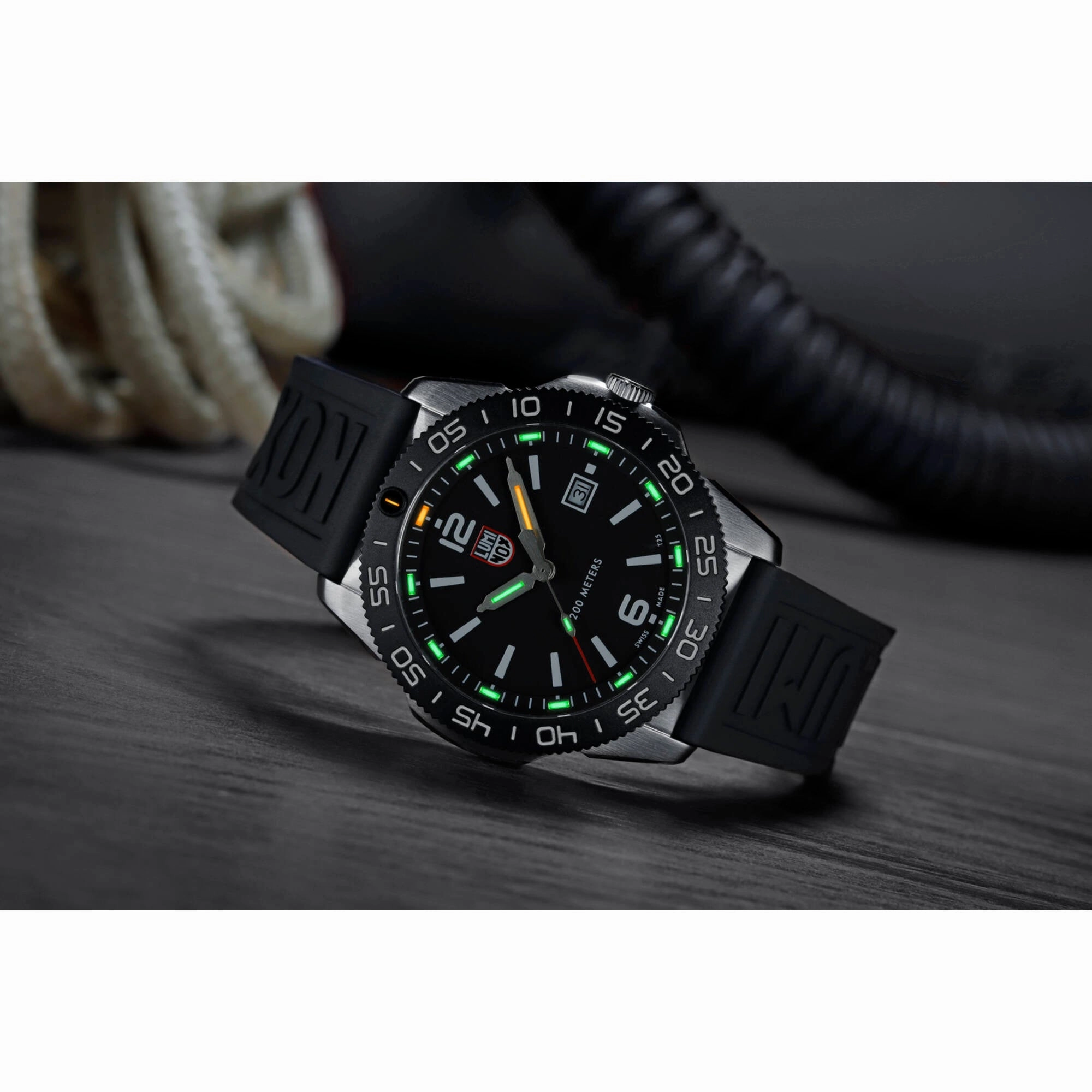 Luminox Men's Watch - Pacific Diver Quartz Black Dial Rubber Strap Dive | XS.3121.1