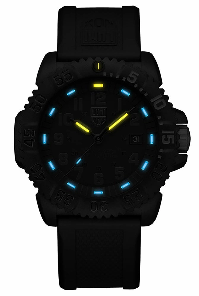 Luminox Navy Seal CARBONOX Black Rubber Strap Black Dial Date Divers Quartz Mens Watch XS.3051.GO.NSF