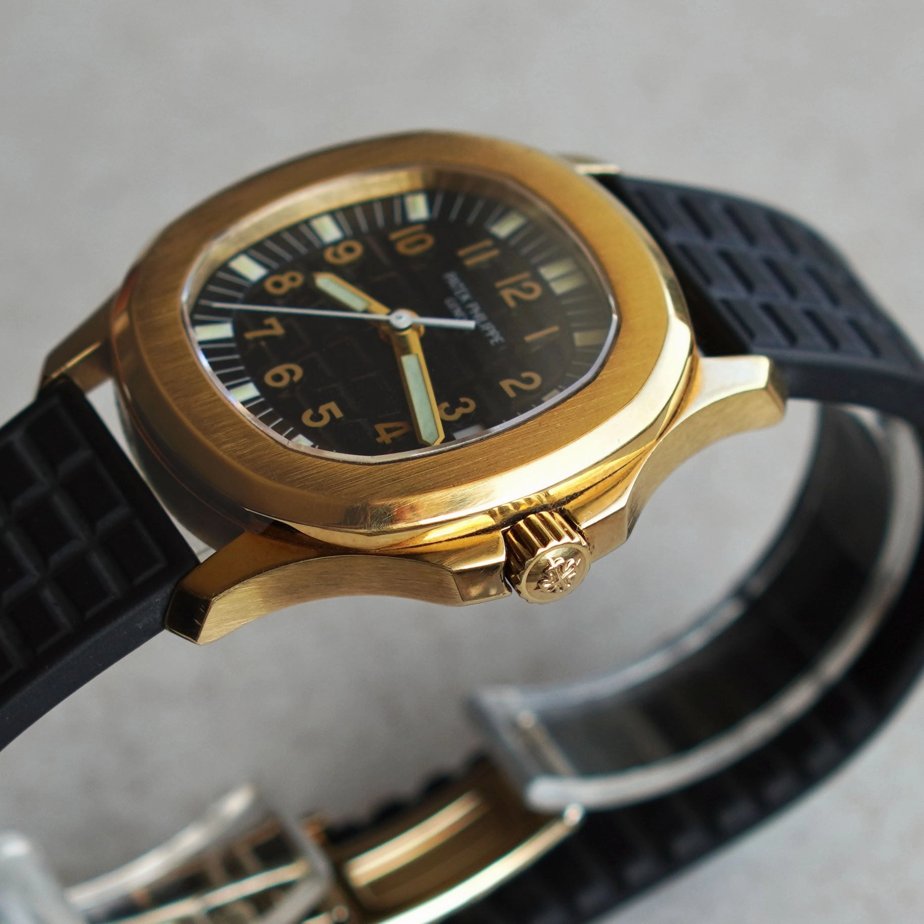 Patek Philippe Aquanaut 5066J, Yellow Gold