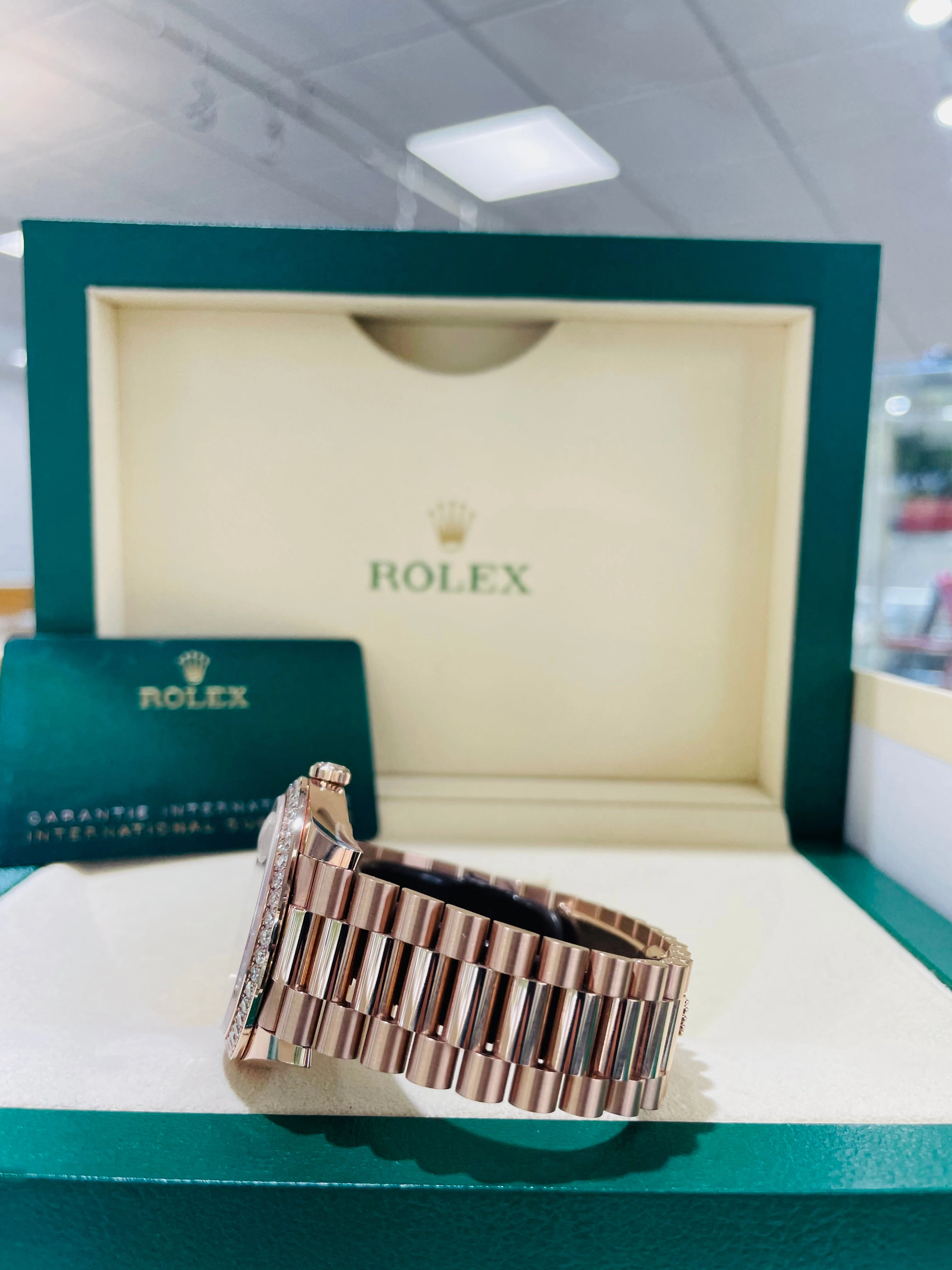 Rolex 228345RBR Day-Date 40 Factory Pave Diamond Dial Factory Diamond Bezel President Bracelet Rose Gold
