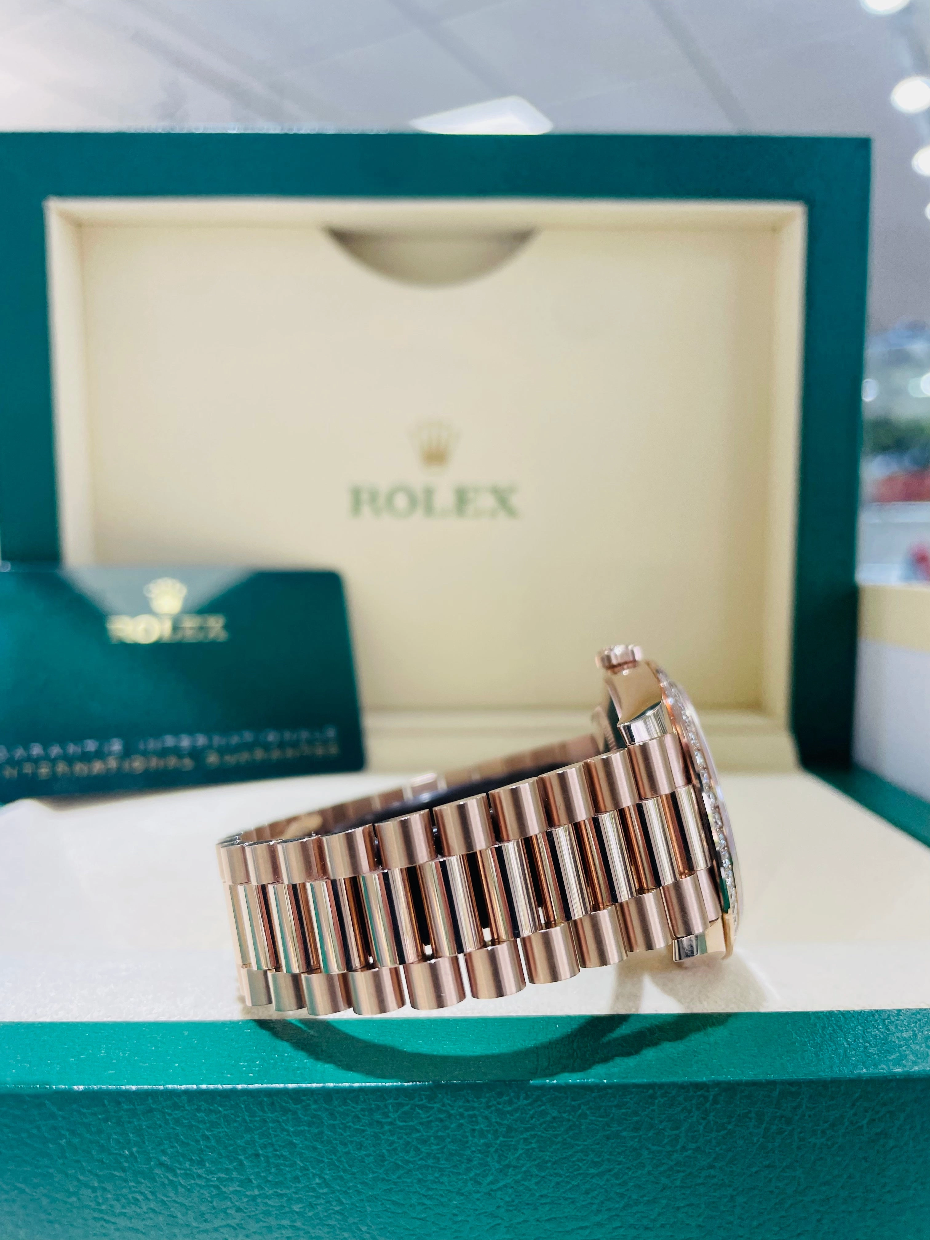 Rolex 228345RBR Day-Date 40 Factory Pave Diamond Dial Factory Diamond Bezel President Bracelet Rose Gold