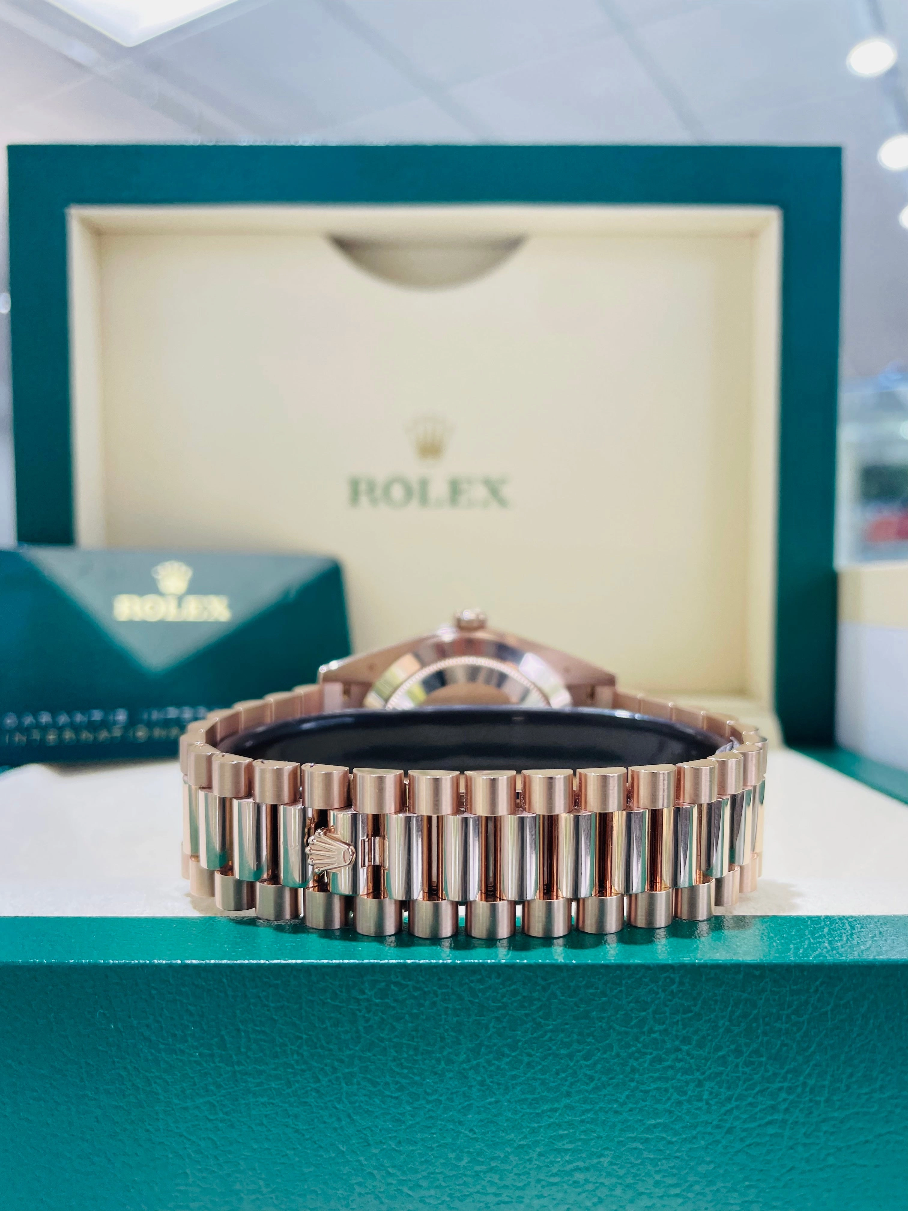 Rolex 228345RBR Day-Date 40 Factory Pave Diamond Dial Factory Diamond Bezel President Bracelet Rose Gold