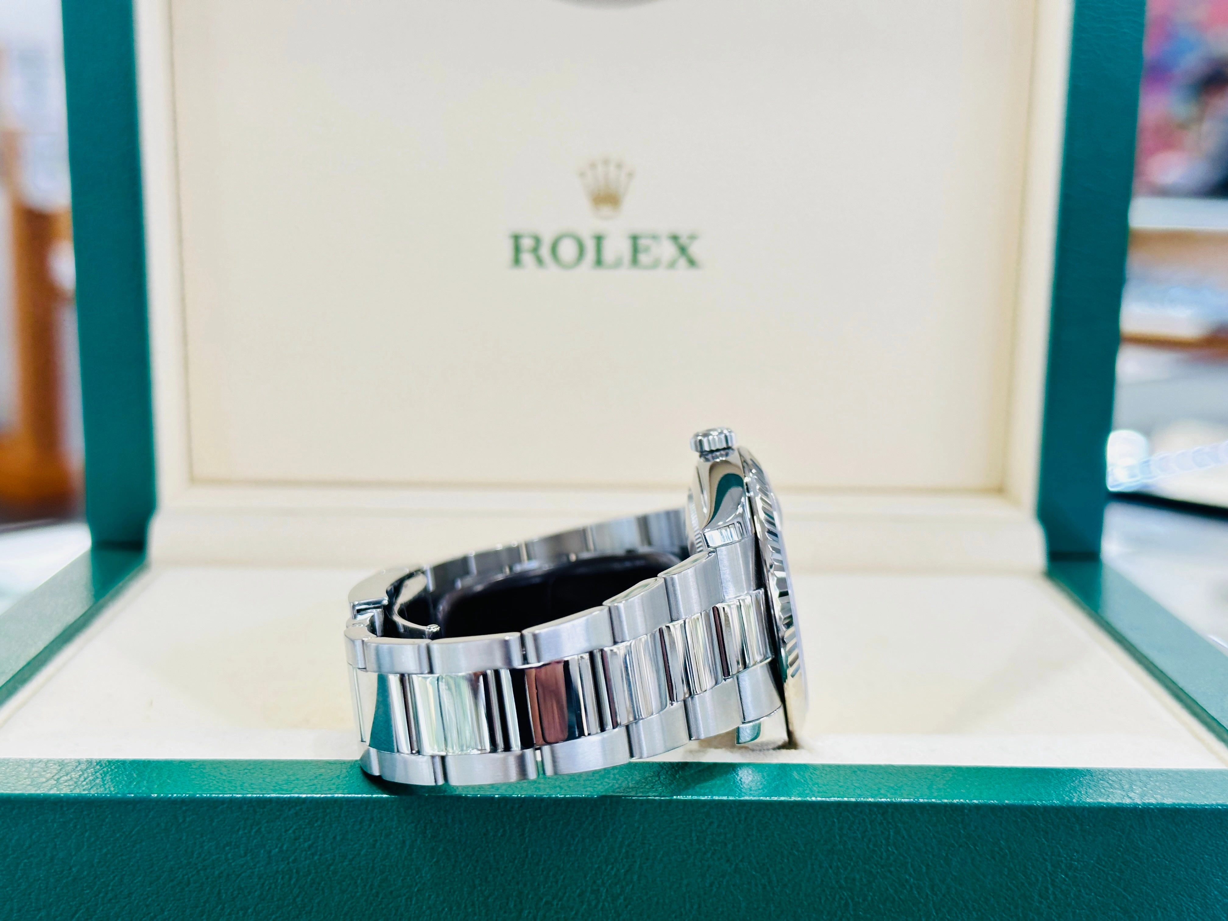 Rolex 41 Datejust 126334 Fluted Bezel Factory Rhodium Diamond Dial Oyster Bracelet Stainless Steel B/P
