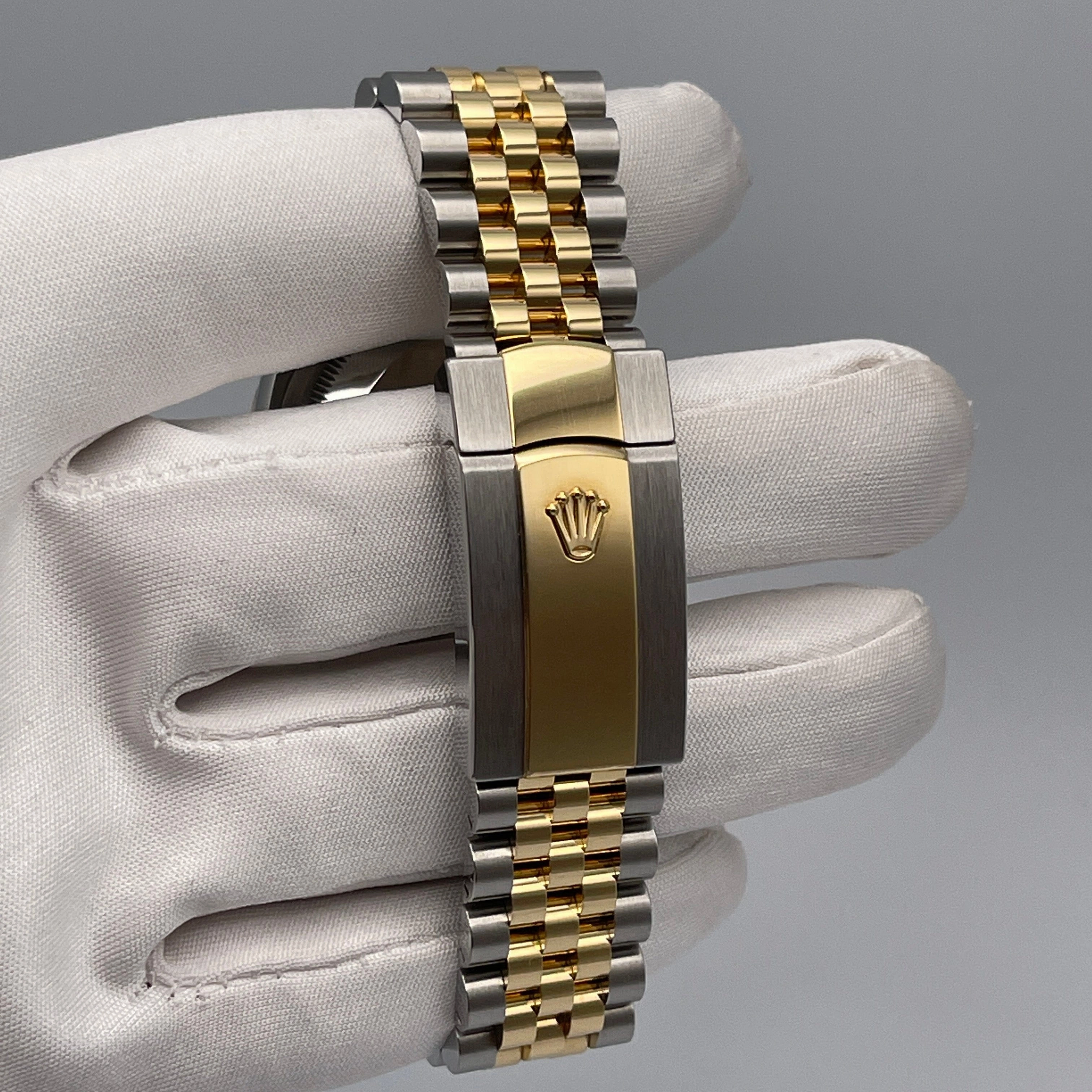 Rolex Datejust 36 126233 Stainless Steel Yellow Gold Champagne Dial Jubilee