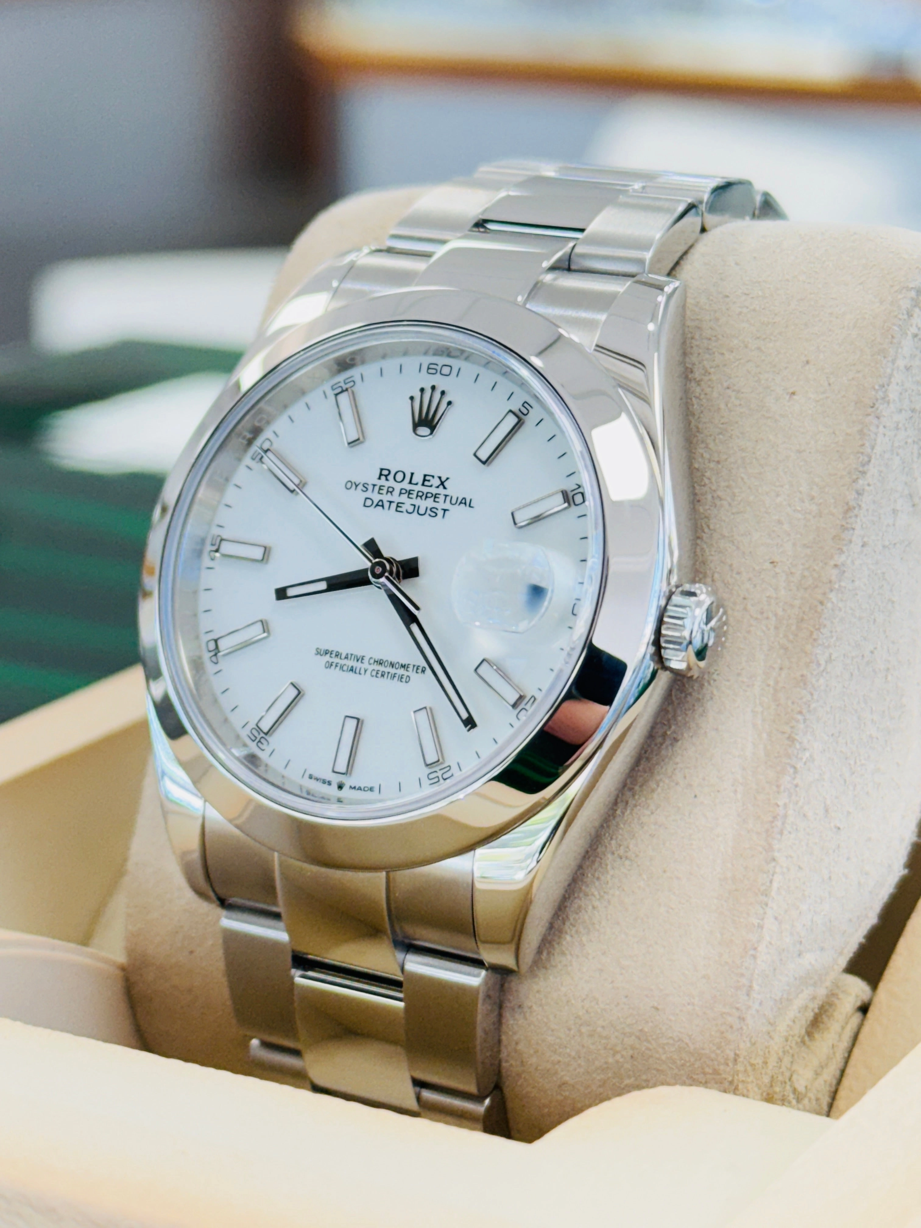 Rolex Datejust 41 126300 Oyster White Stick Dial Smooth Bezel MINT