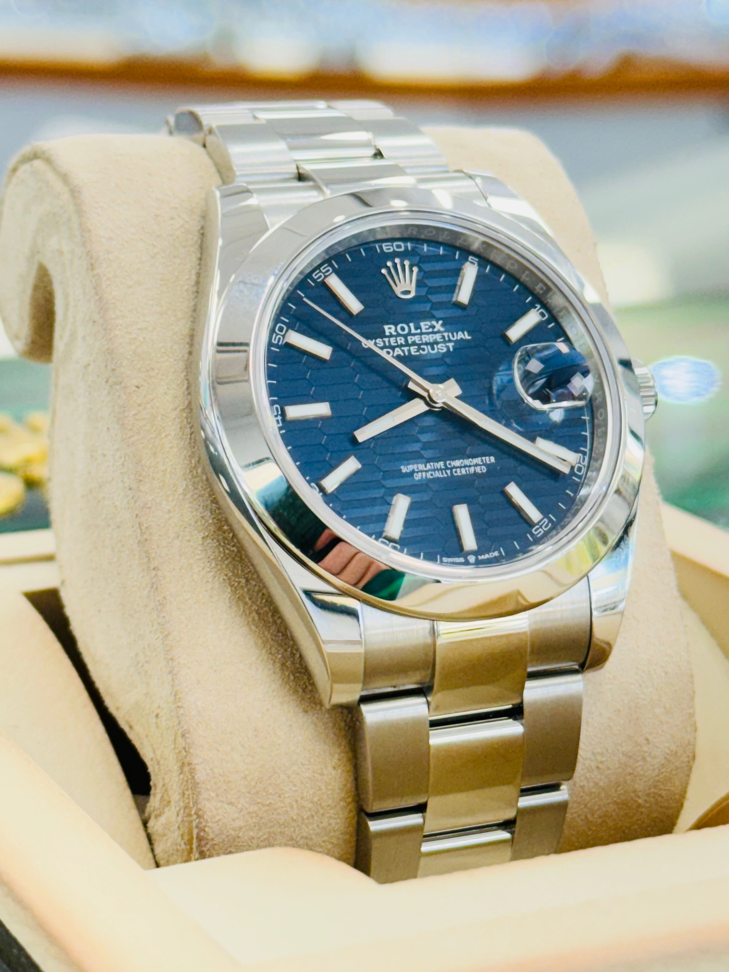 Rolex Datejust 41 126300 Smooth Bezel Blue Motif Index Dial Oyster Bracelet MINT BOX/PAPERS