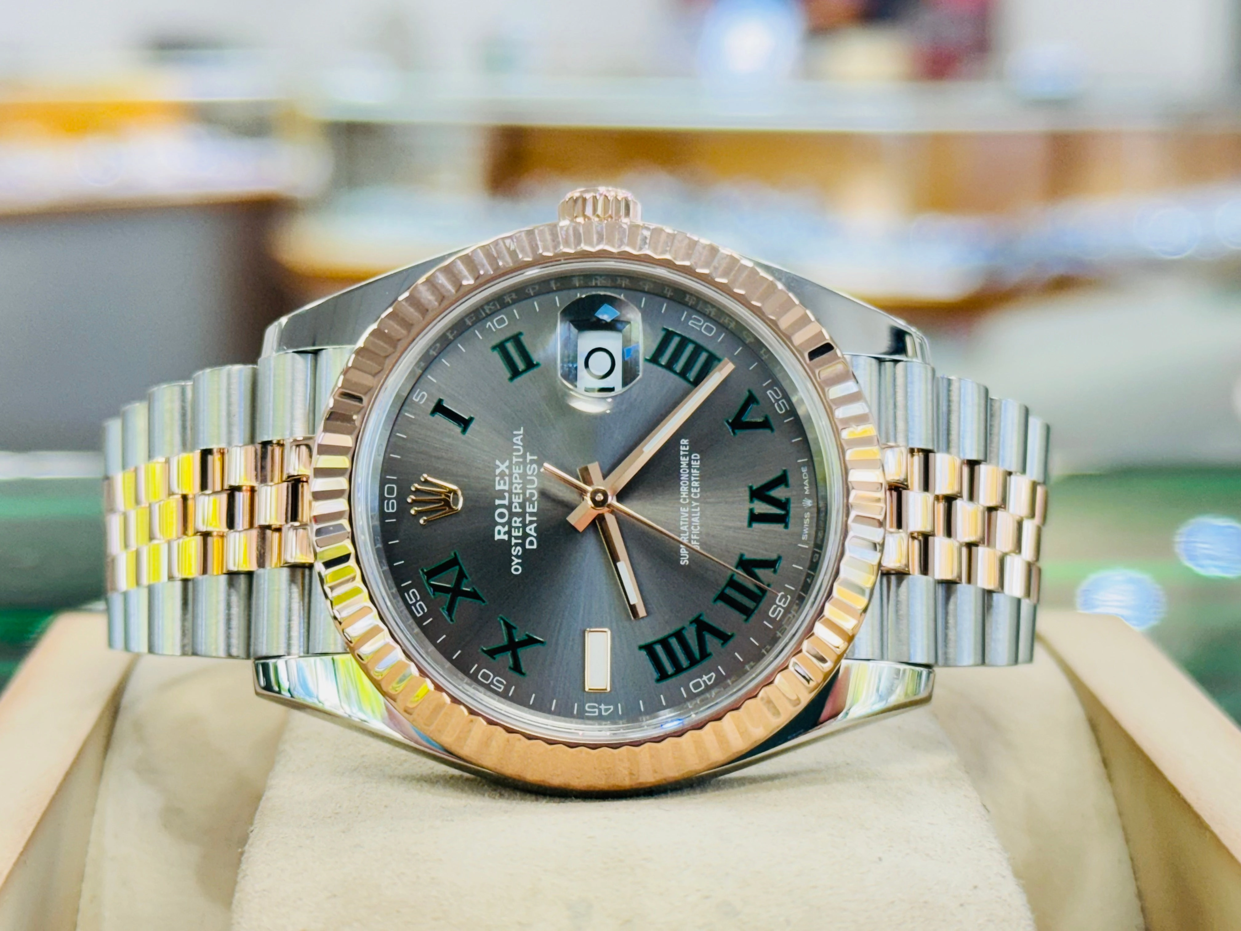 Rolex Datejust 41 126331 18k Rose Gold / SS Oyster Perpetual FEDERER Roman Dial Jubilee MINT box and Papers