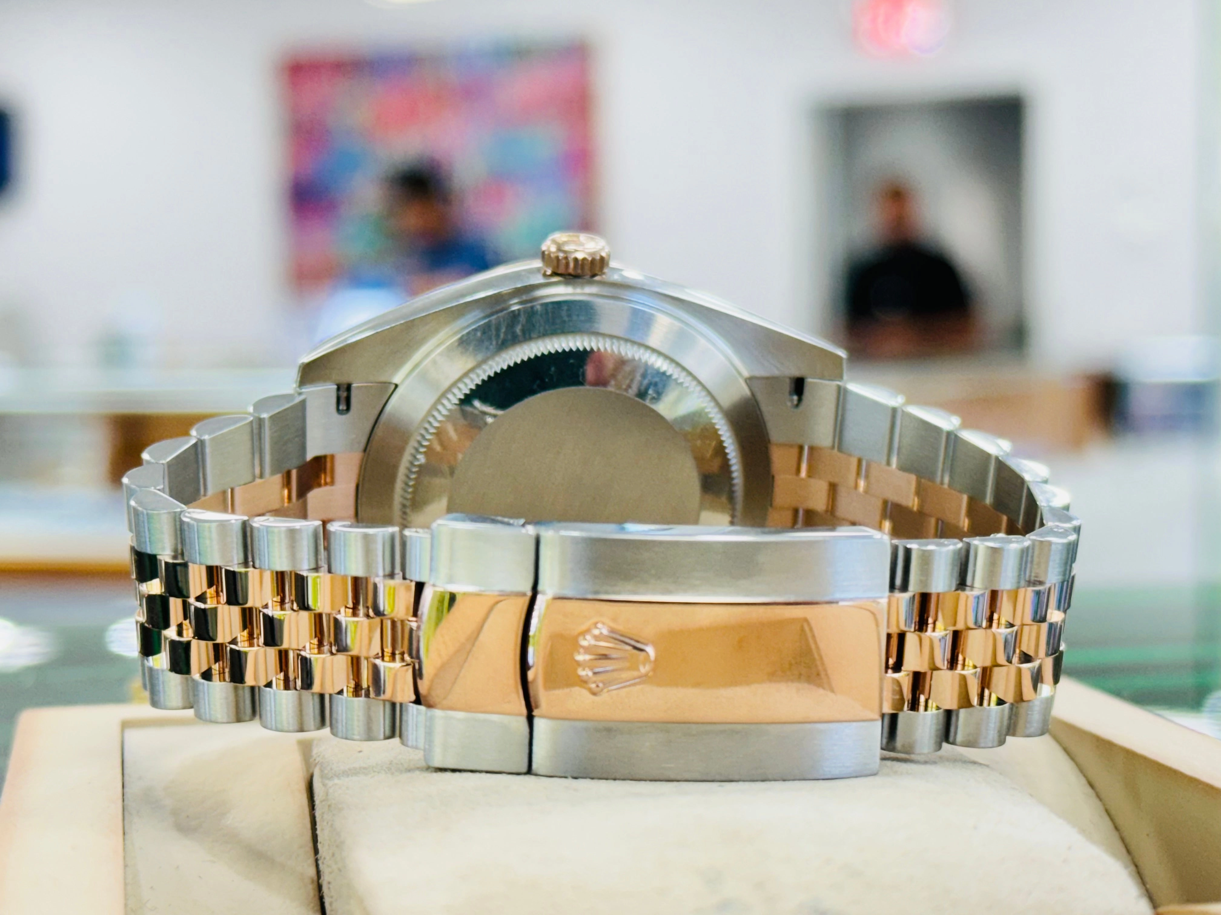 Rolex Datejust 41 126331 18k Rose Gold / SS Oyster Perpetual FEDERER Roman Dial Jubilee MINT box and Papers