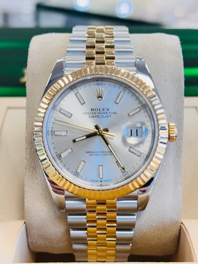 Rolex Datejust 41 126333  18k Gold / Steel Jubilee Bracelet Fluted Bezel Silver Dial Papers MINT