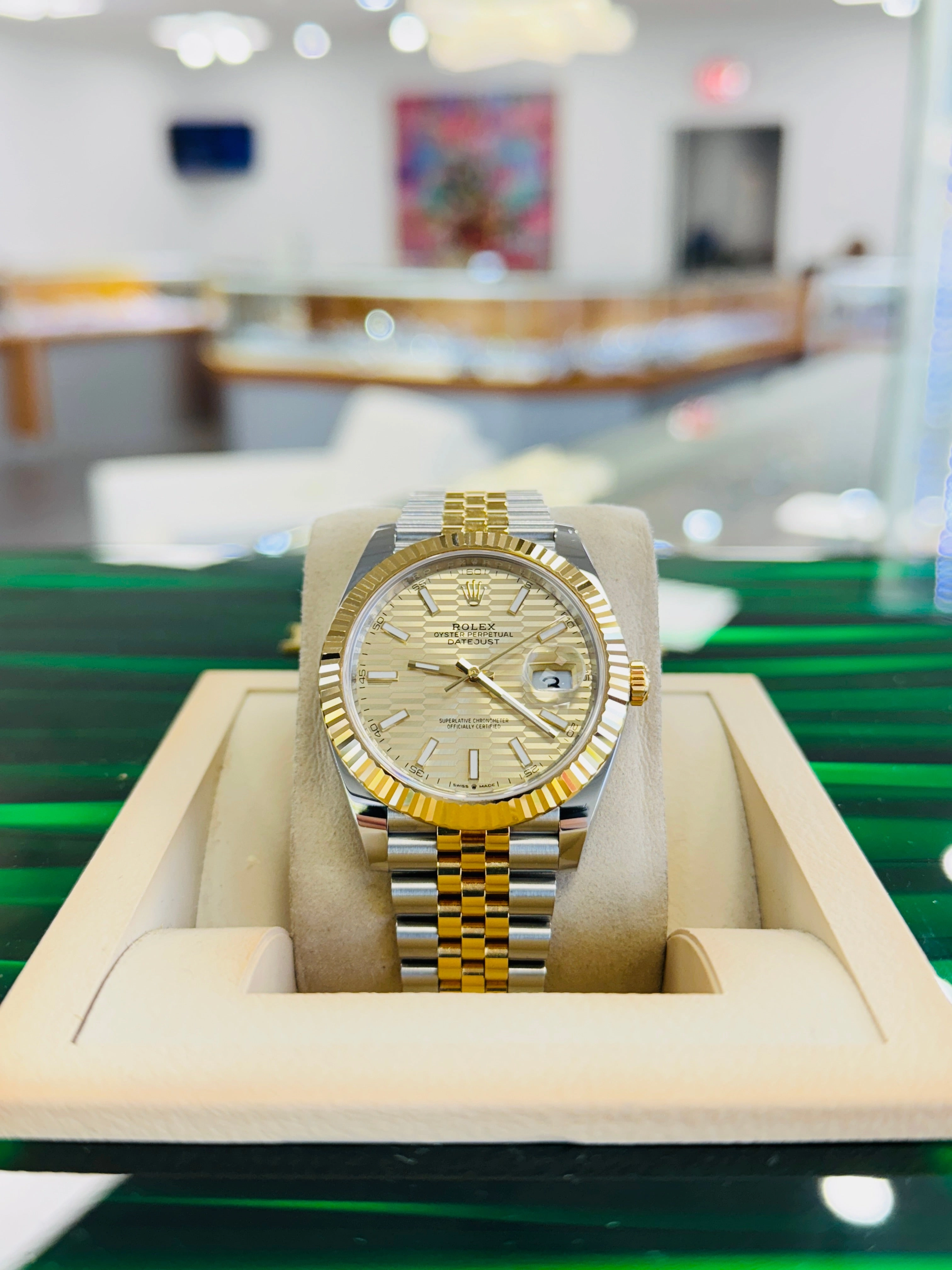Rolex Datejust 41 126333 Champagne MOTIF Dial Jubilee Yellow Gold Fluted Bezel Box/Papers MINT
