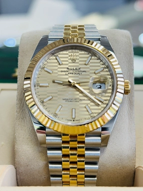 Rolex Datejust 41 126333 Champagne MOTIF Dial Jubilee Yellow Gold Fluted Bezel Box/Papers MINT