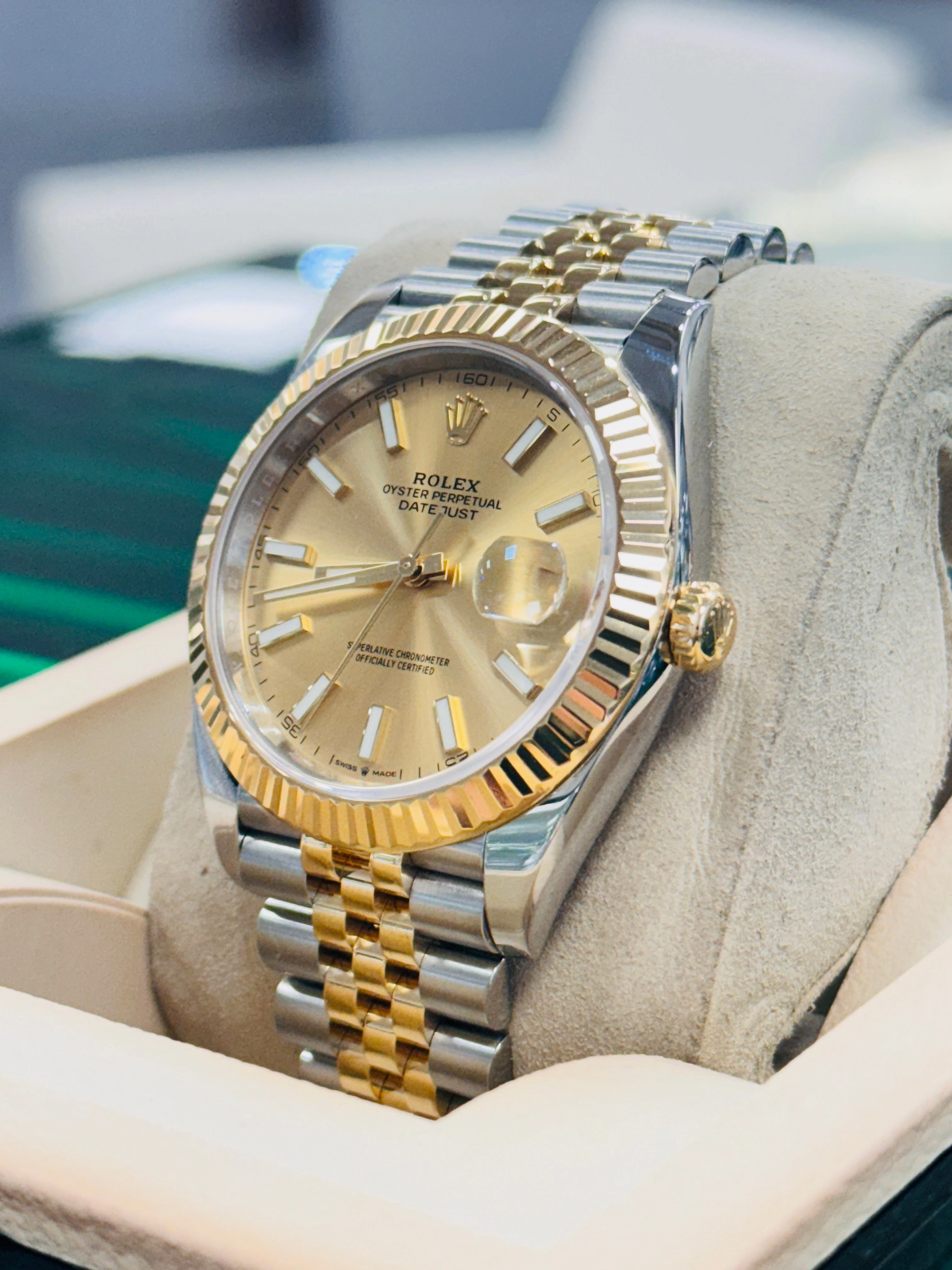 Rolex Datejust 41 126333 Two Tone Champagne Index Dial  Jubilee MINT