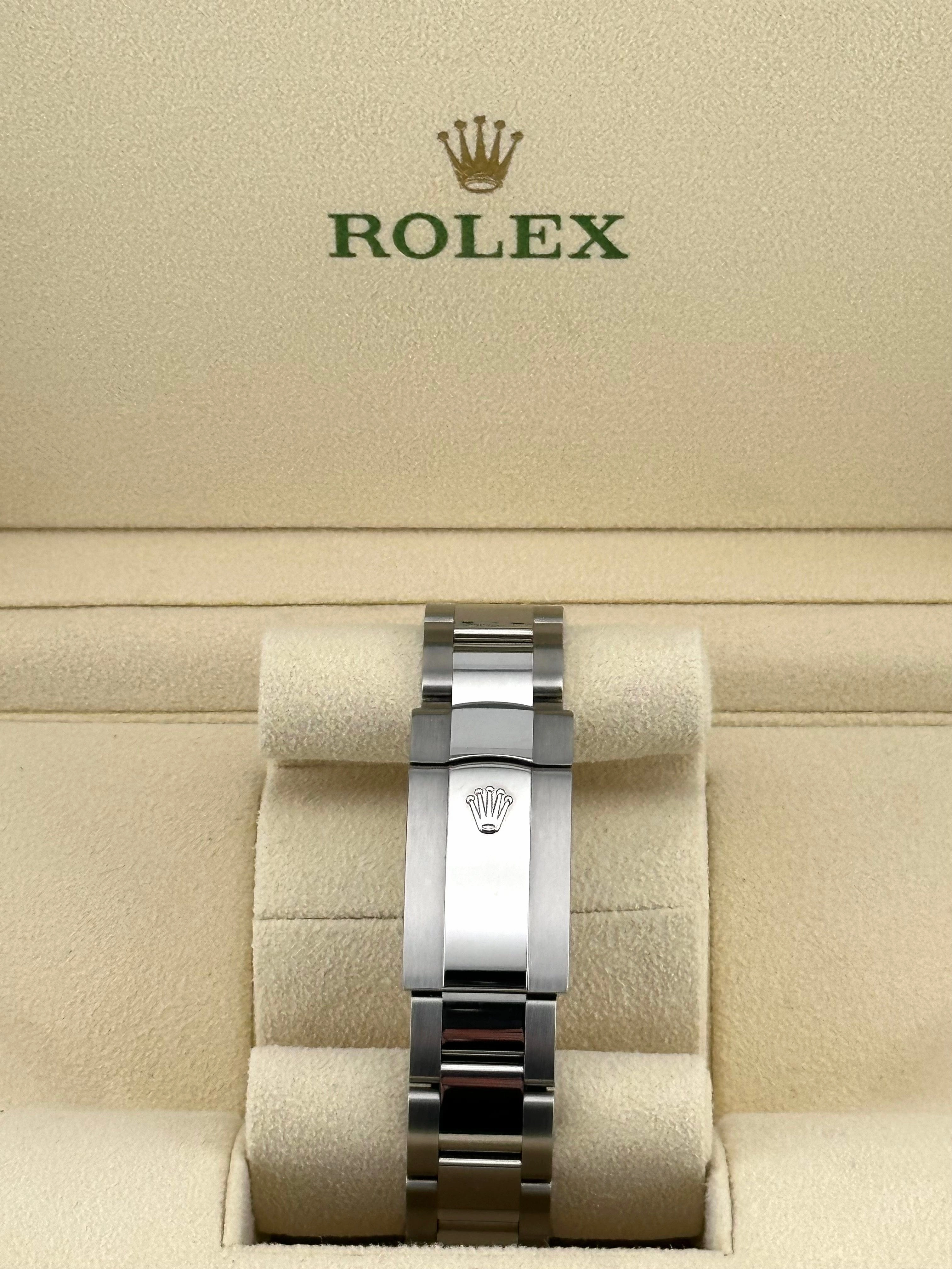Rolex Datejust 41 126334 Stainless Steel Green Motif Dial Oyster