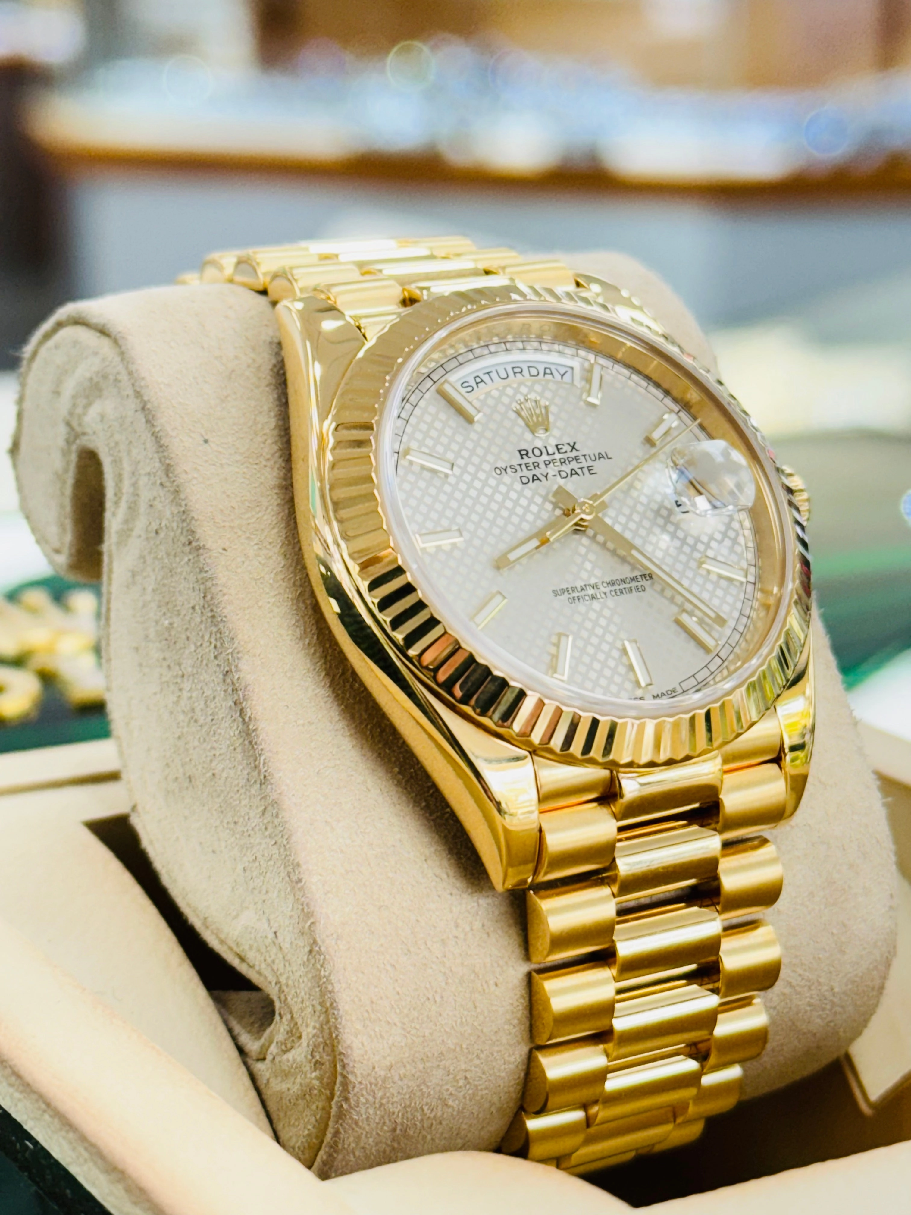 Rolex Day-Date 228238 40mm 18K Yellow Gold Silver Motif Dial MINT