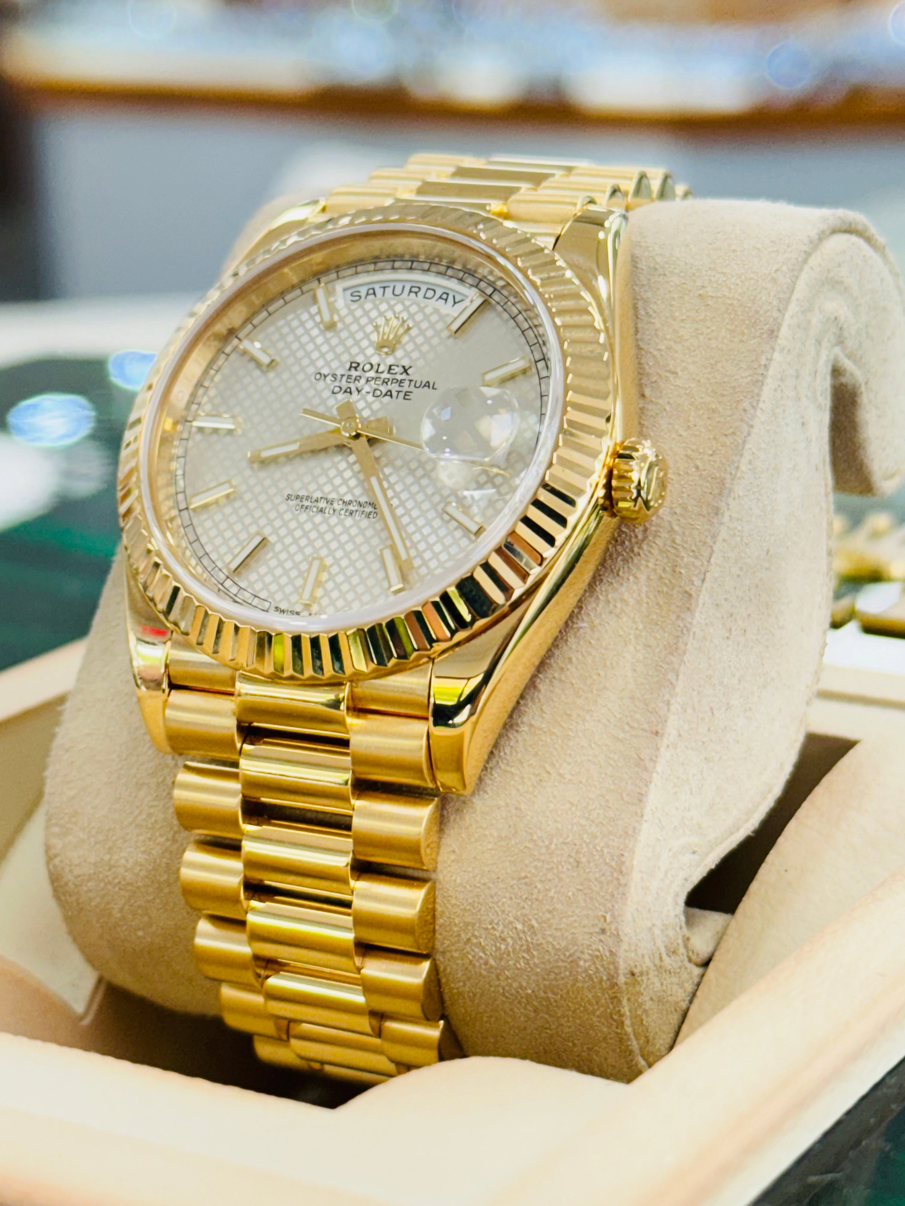 Rolex Day-Date 228238 40mm 18K Yellow Gold Silver Motif Dial MINT