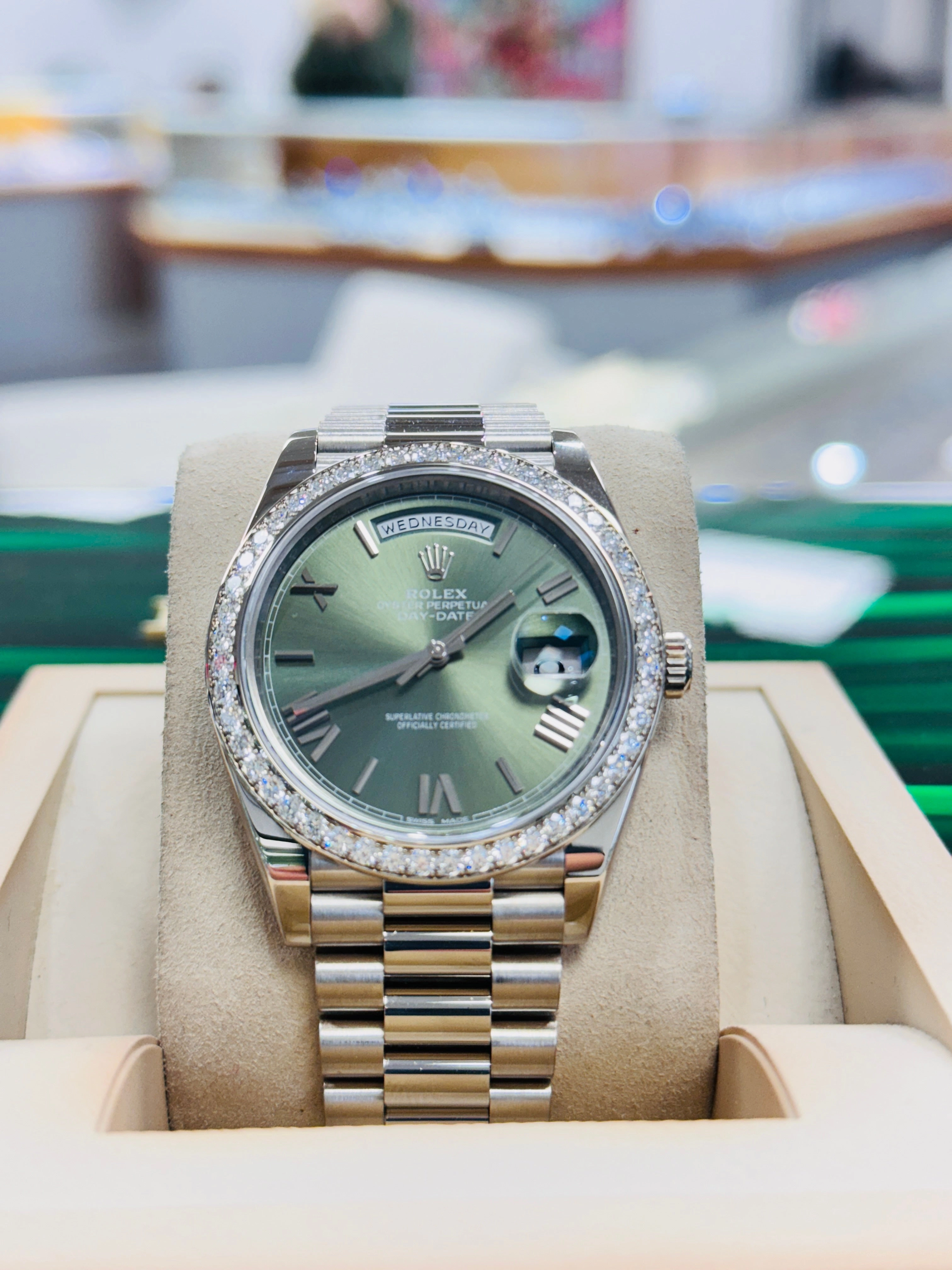 Rolex Day-Date 40 228349RBR President 18K White Gold Olive Green Dial Factory Diamond Bezel MINT