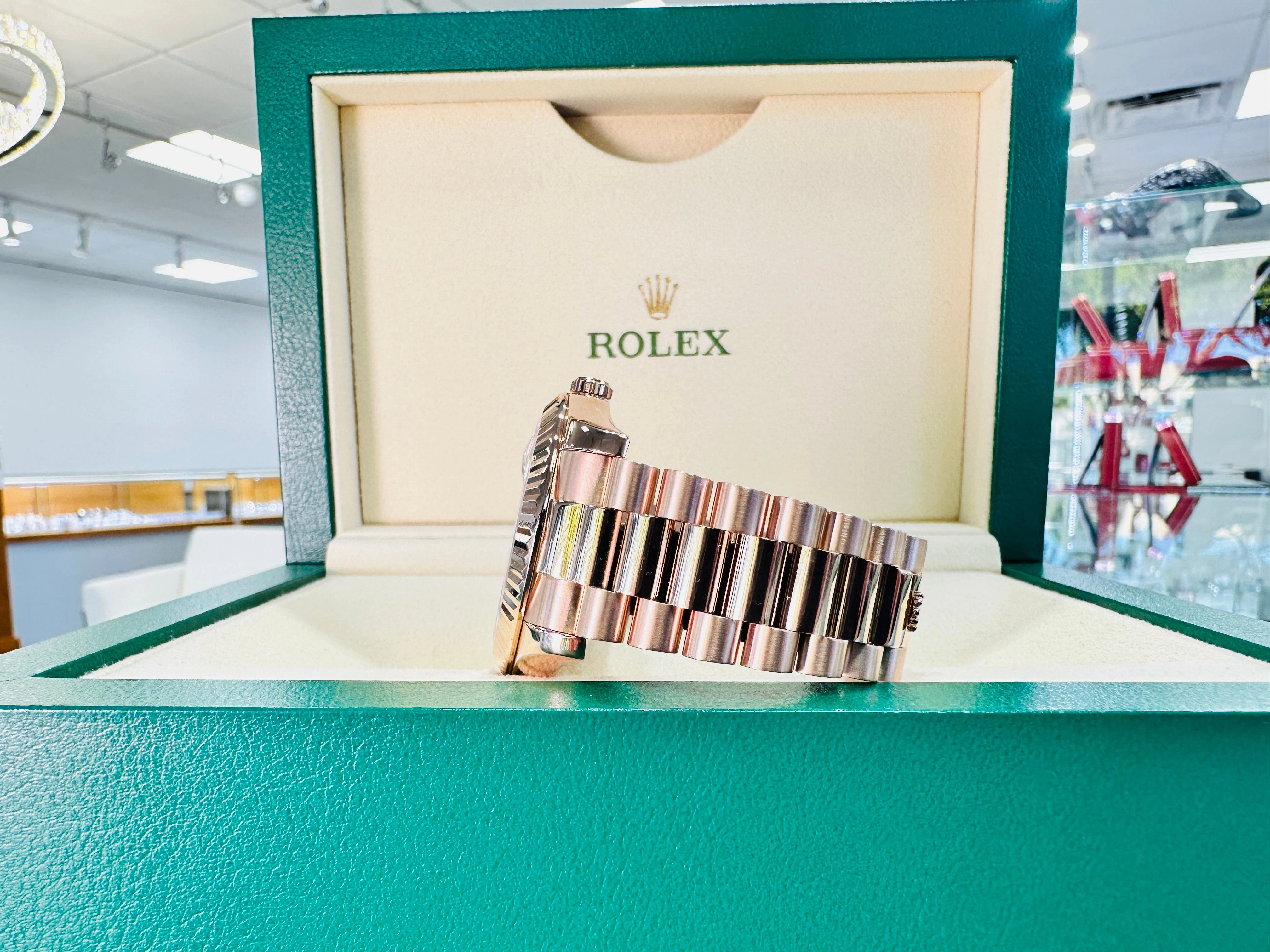 Rolex Day-Date II 218235 41 EverRose Rose Roman PreOwned