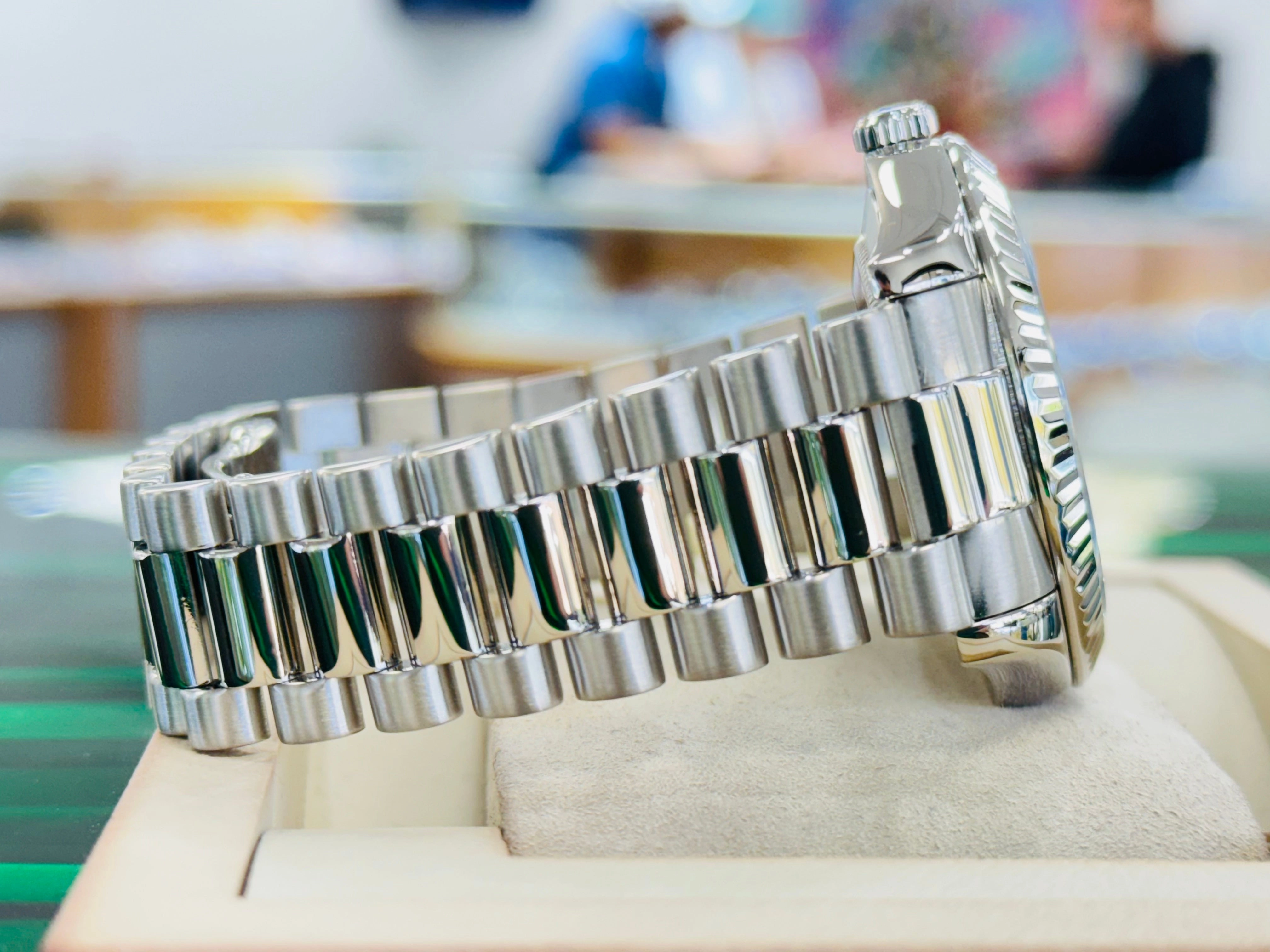 Rolex Day-Date II 218239 41 Fluted Bezel Silver Dial 18K White Gold Presidential Band Discontinued MINT