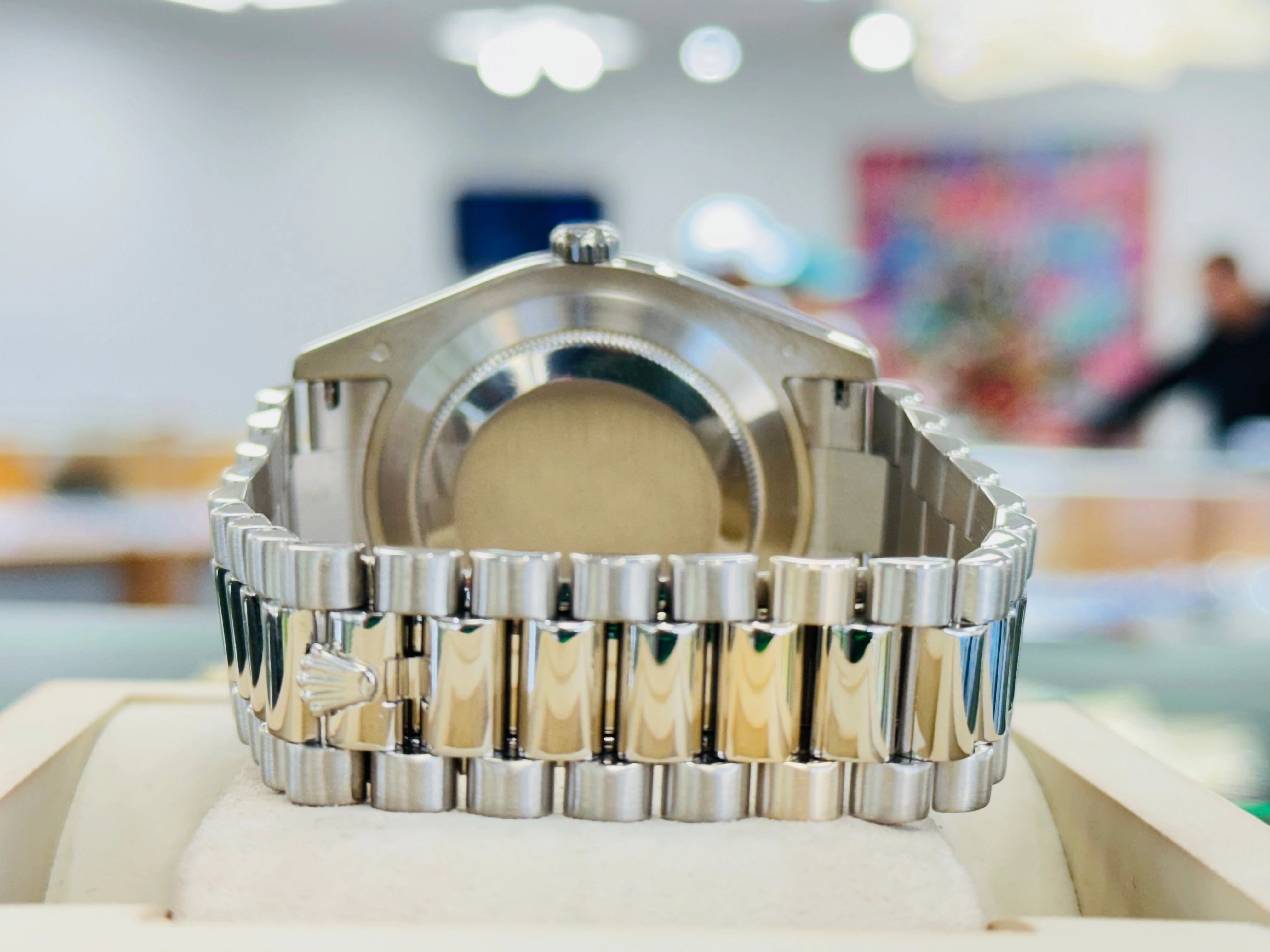 Rolex Day-Date II 218239 41 Fluted Bezel Silver Dial 18K White Gold Presidential Band Discontinued MINT