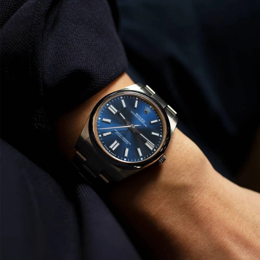 Rolex Oyster Perpetual 41mm | Stainless steel bracelet | Bright blue dial Smooth bezel | Men's Watch 124300-0003