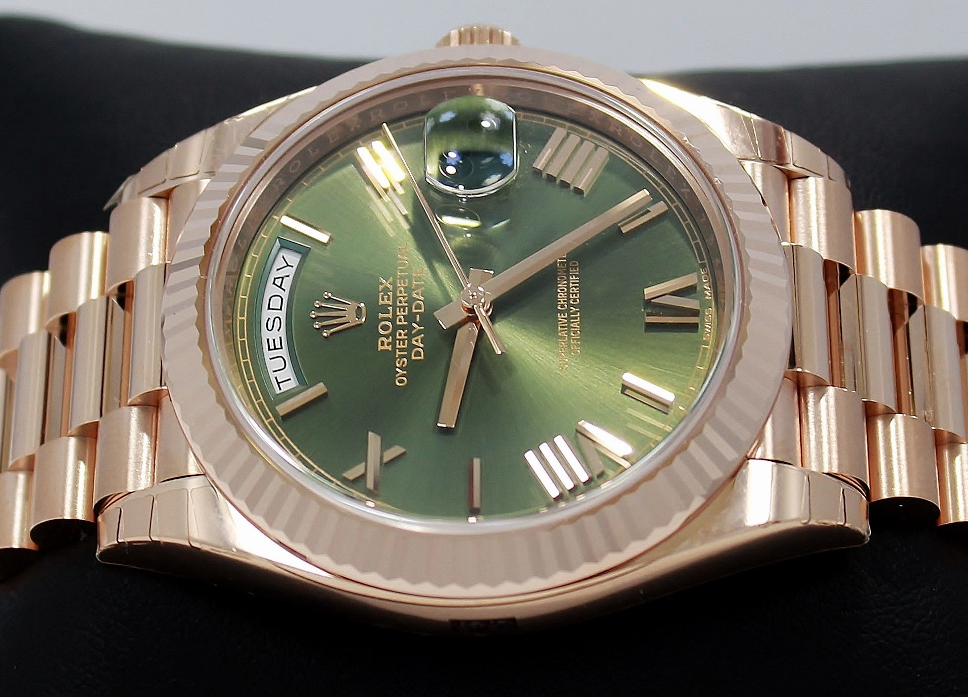 Rolex Oyster Perpetual Day-Date 40 228235 Olive Green (Unworn)
