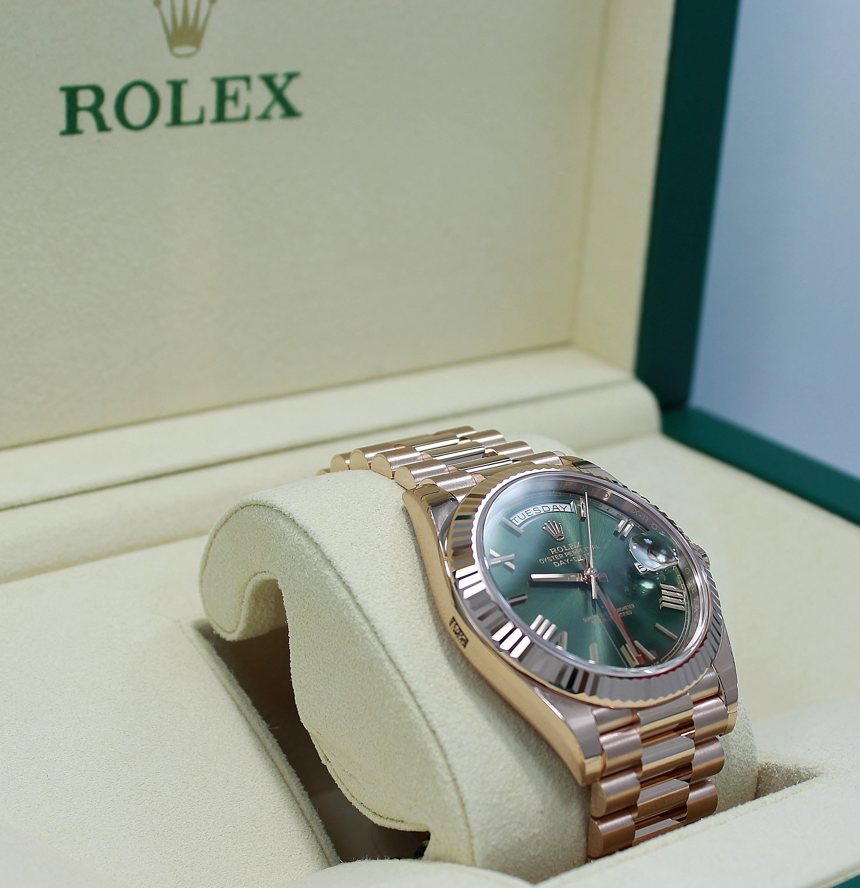 Rolex Oyster Perpetual Day-Date 40 228235 Olive Green (Unworn)