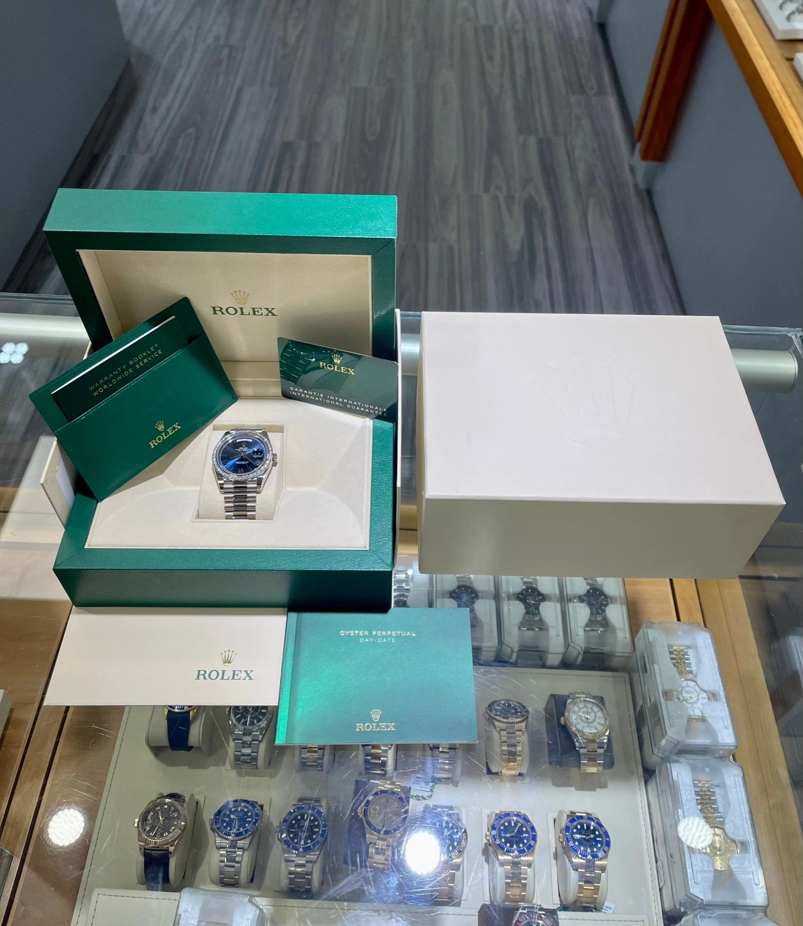 Rolex Oyster Perpetual Day-Date 40  228349RBR Blue Roman Factory Diamond Bezel UNWORN