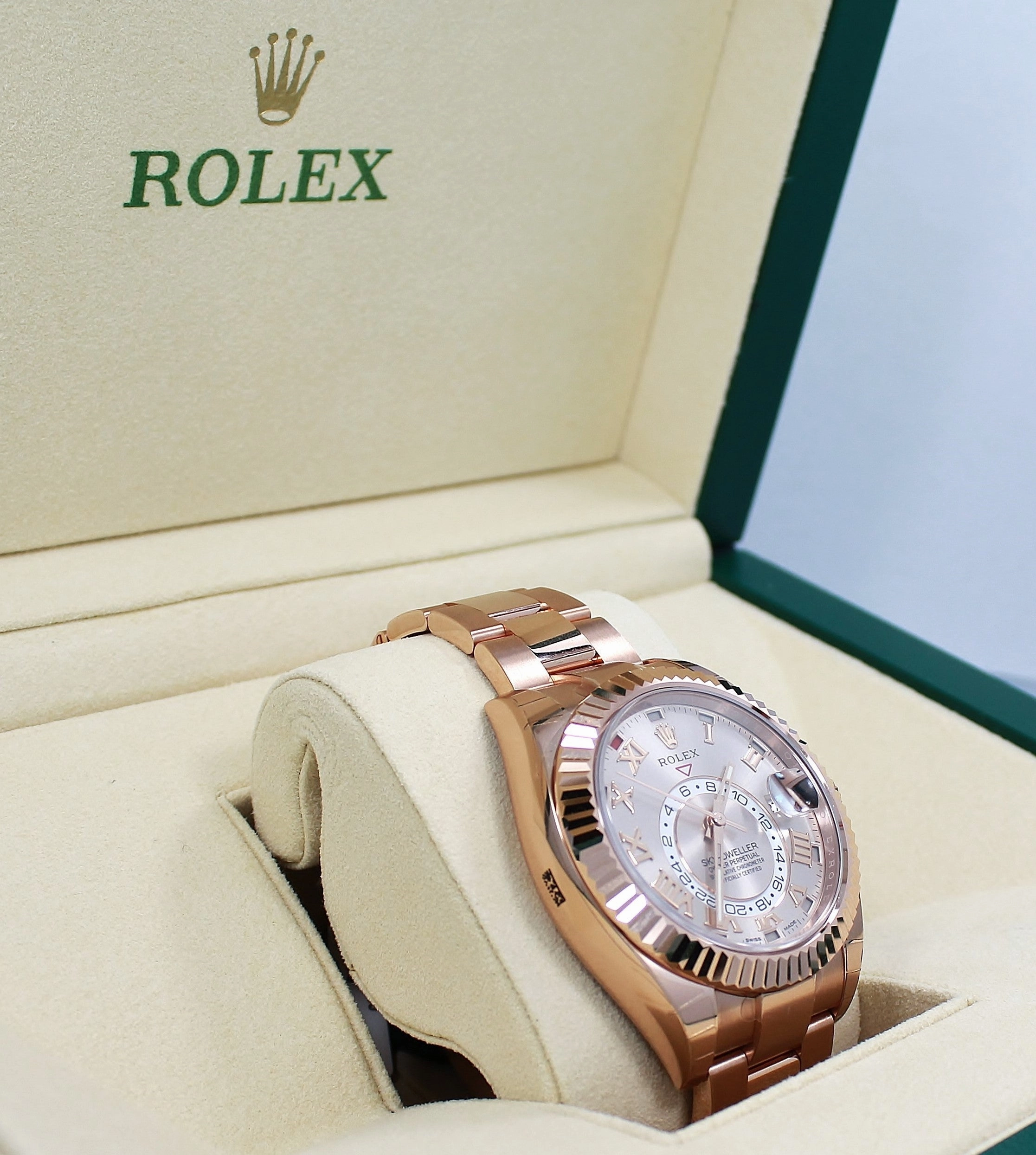 Rolex Sky-Dweller 18K Rose Gold 326935