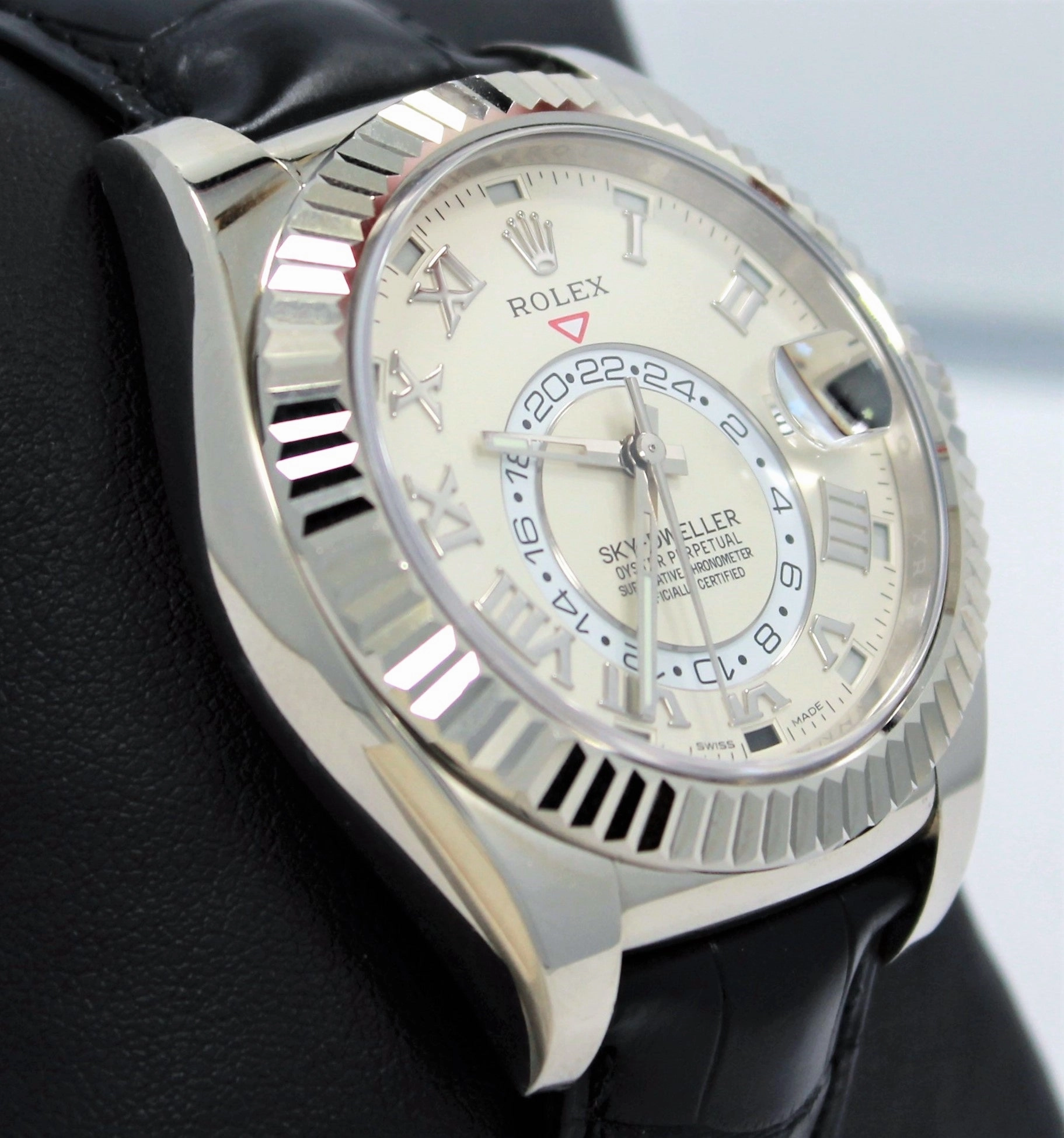 Rolex Sky-Dweller 18K White Gold 326139 IVRRL PreOwned