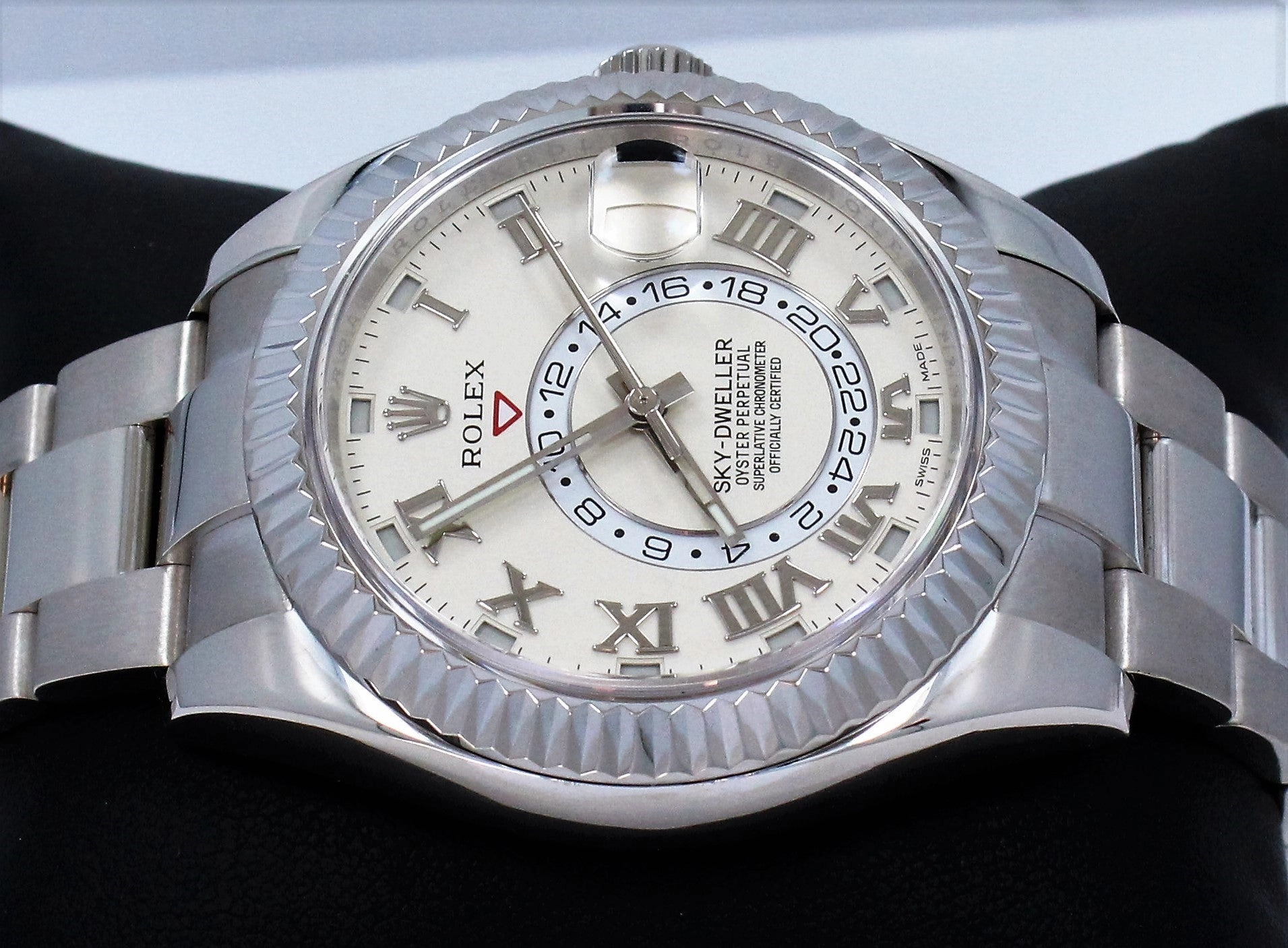 Rolex Sky-Dweller 18K White Gold Ivory Dial 326939 IVRRRO BOX/PAPERS