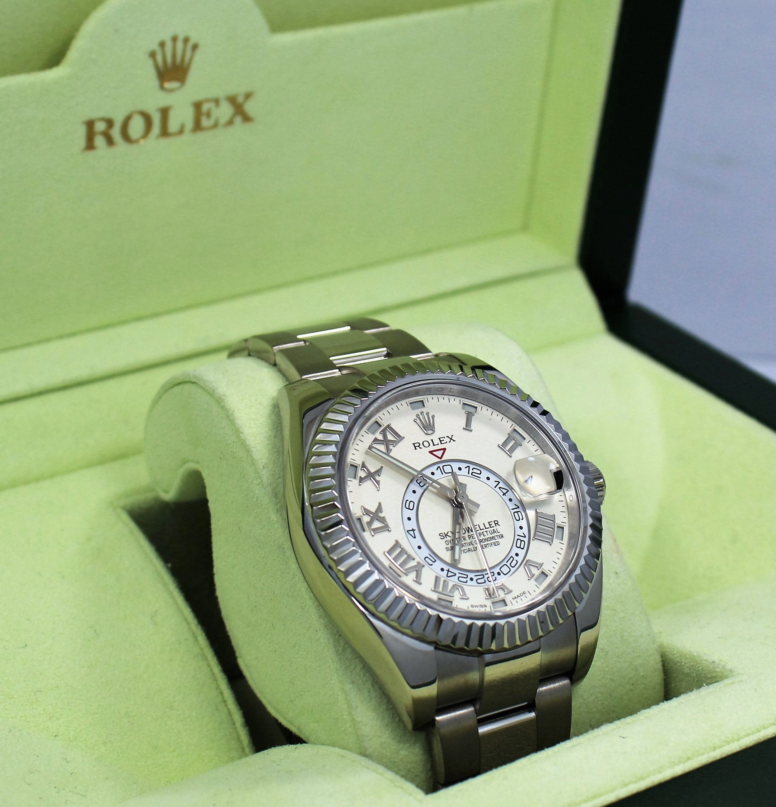 Rolex Sky-Dweller 18K White Gold Ivory Dial 326939 IVRRRO BOX/PAPERS