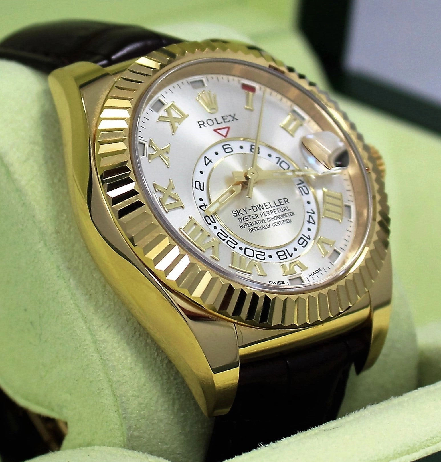 Rolex Sky-Dweller 18K Yellow Gold 326138 BOX/PAPERS