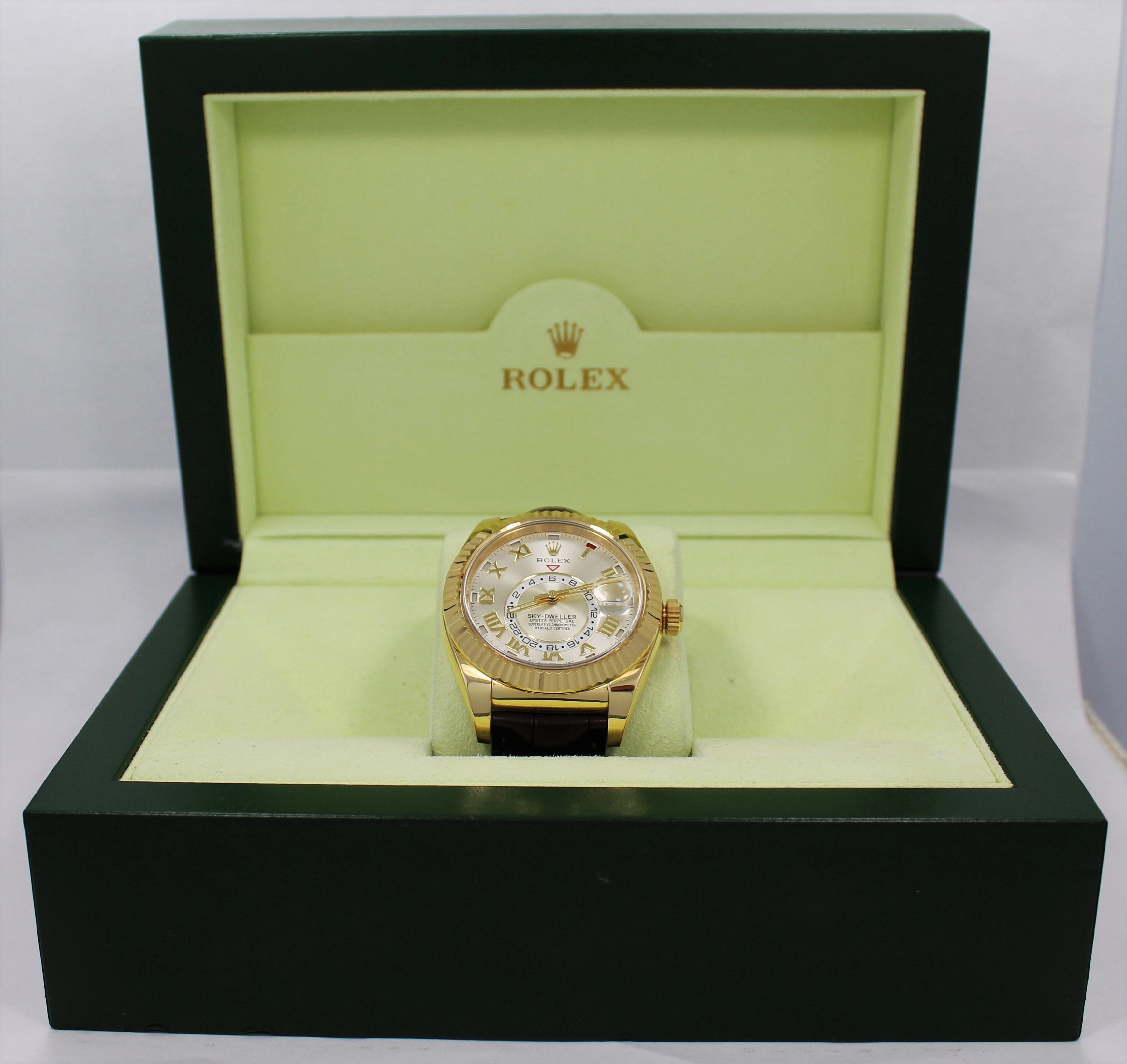Rolex Sky-Dweller 18K Yellow Gold 326138 BOX/PAPERS