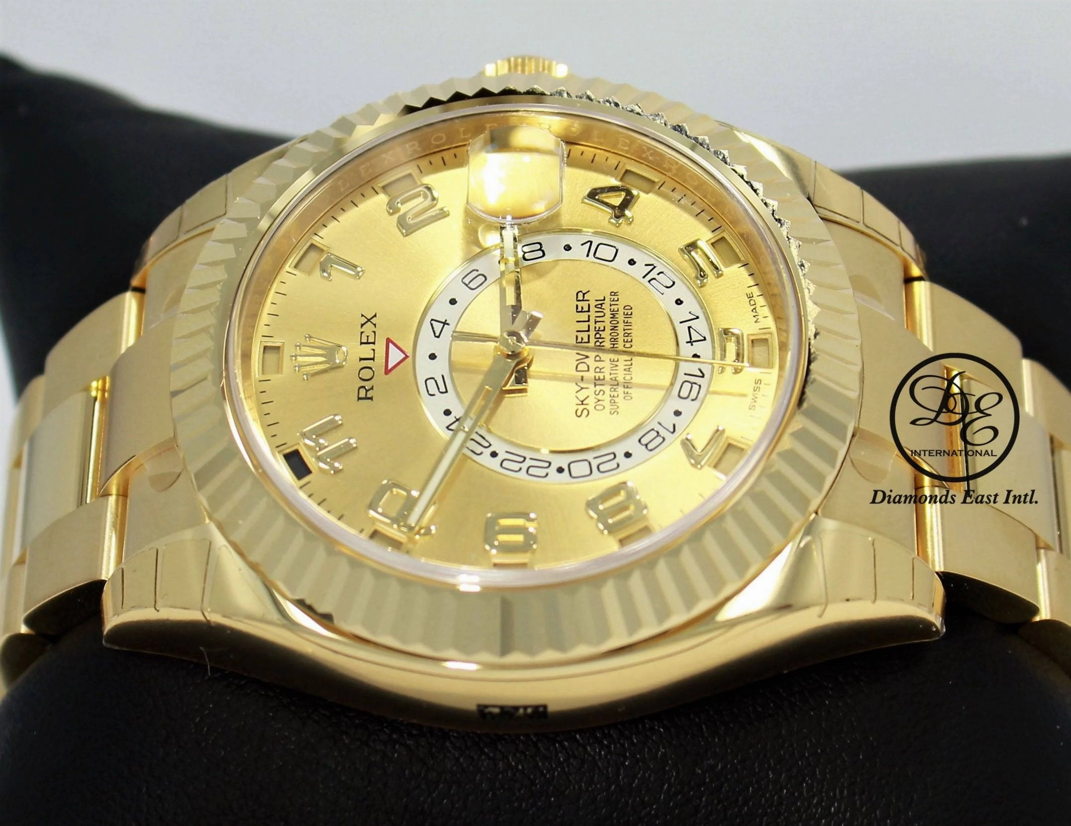 Rolex Sky-Dweller 18K Yellow Gold 326938 GLDARO UNWORN