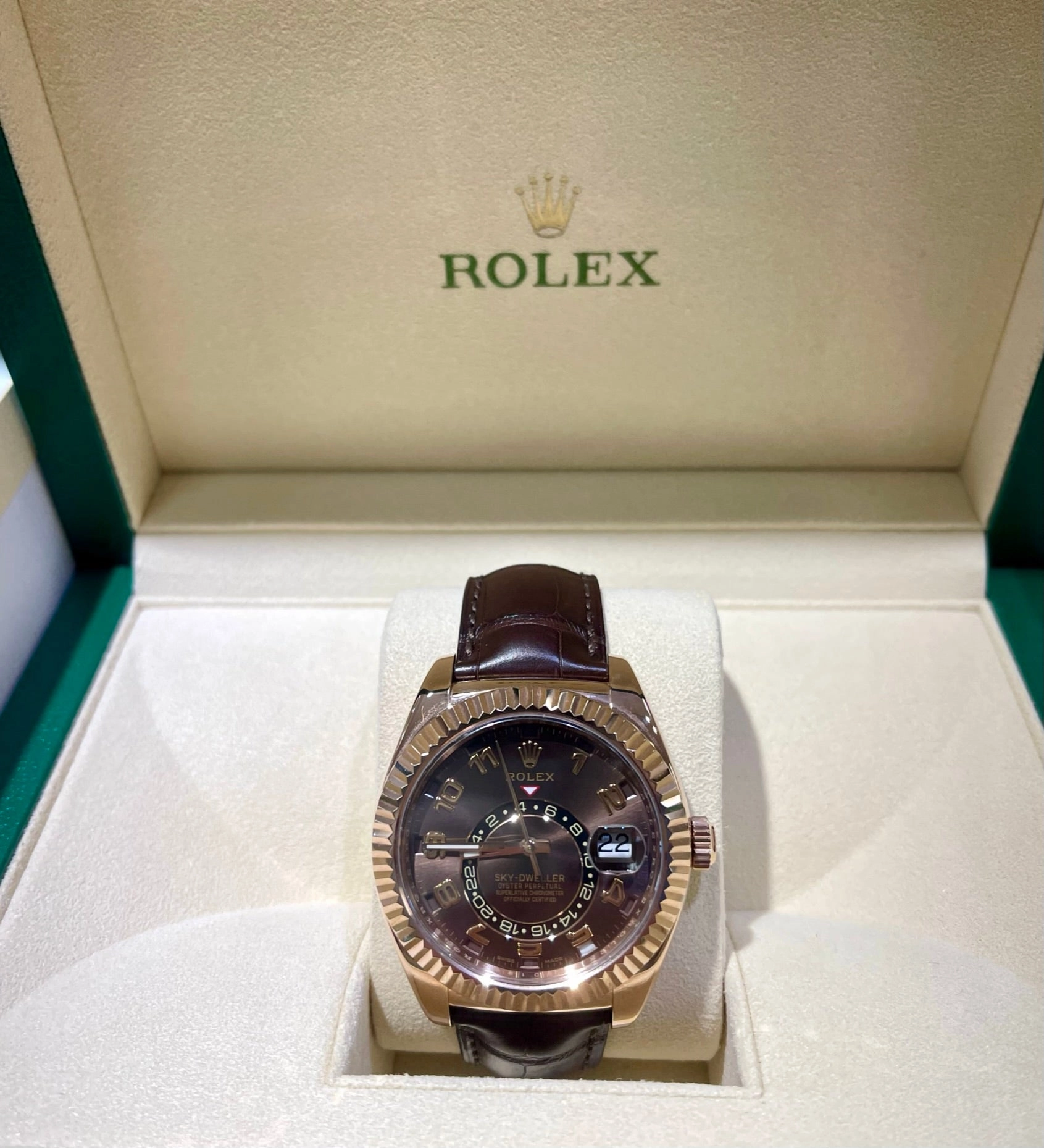 Rolex Sky-Dweller 326135 18K Rose Gold Chocolate Dial MINT