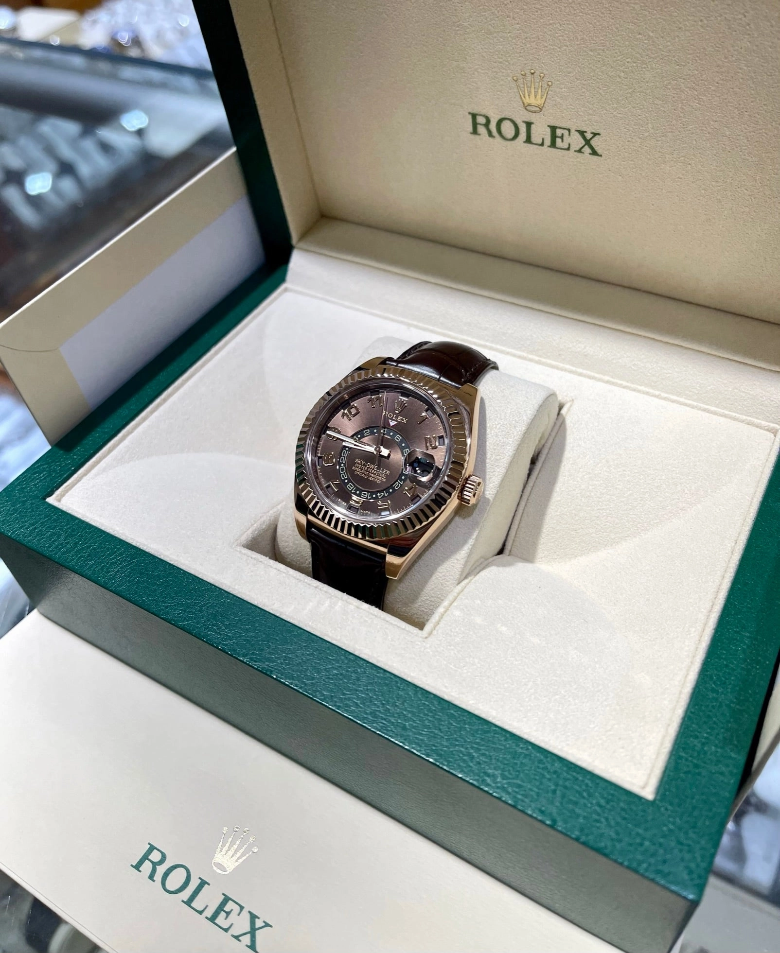 Rolex Sky-Dweller 326135 18K Rose Gold Chocolate Dial MINT