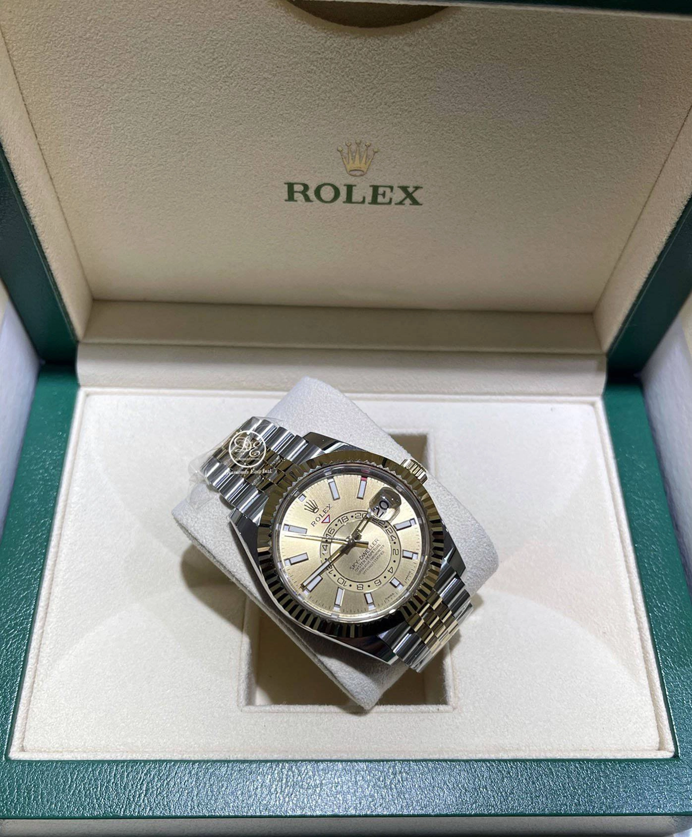 Rolex Sky-Dweller 326933 Champagne Dial 18k yellow Gold/ ss Jubilee MINT