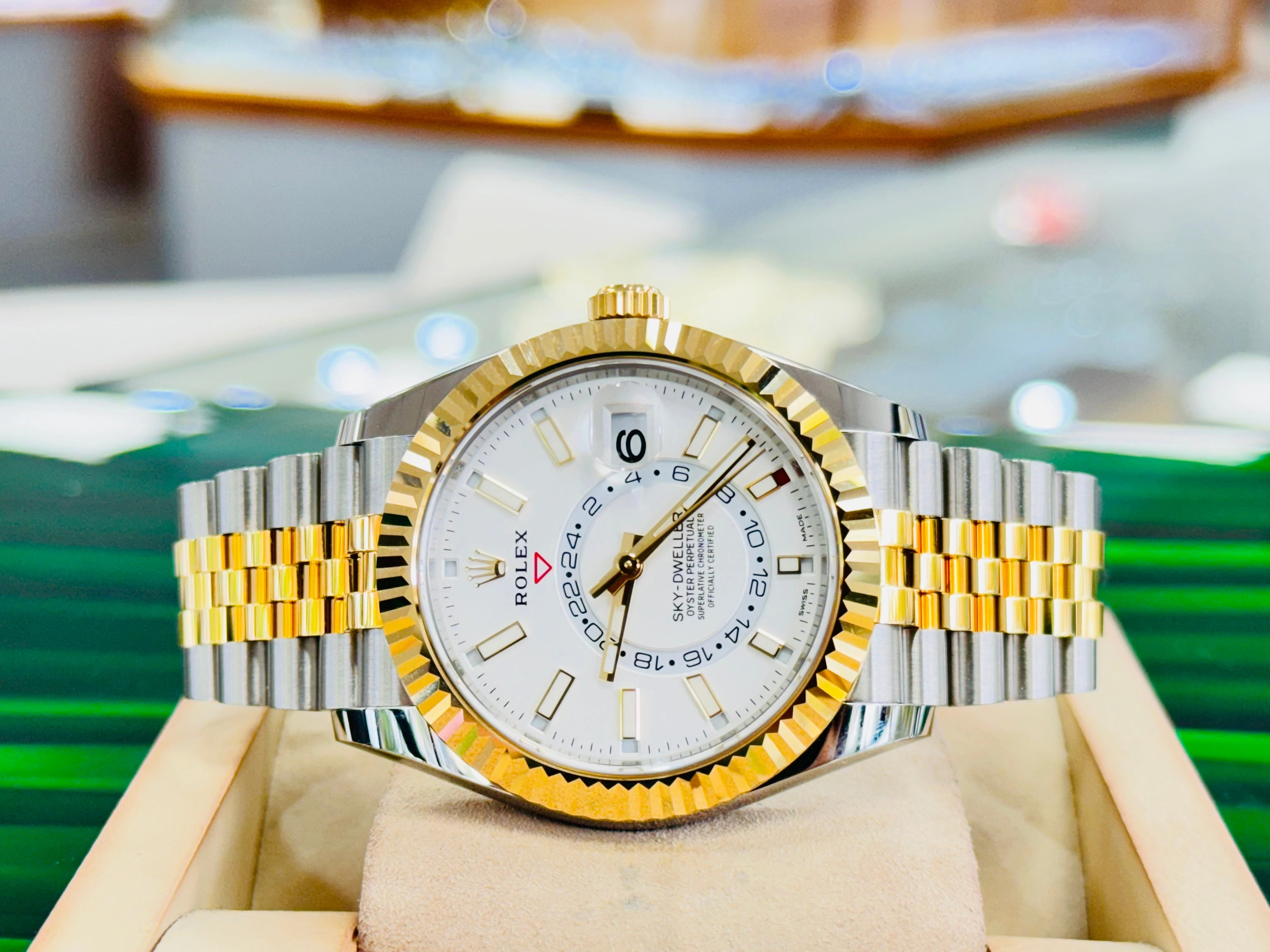Rolex Sky-Dweller 326933 Jubilee 18K Yellow gold / Steel  Box and Papers MINT