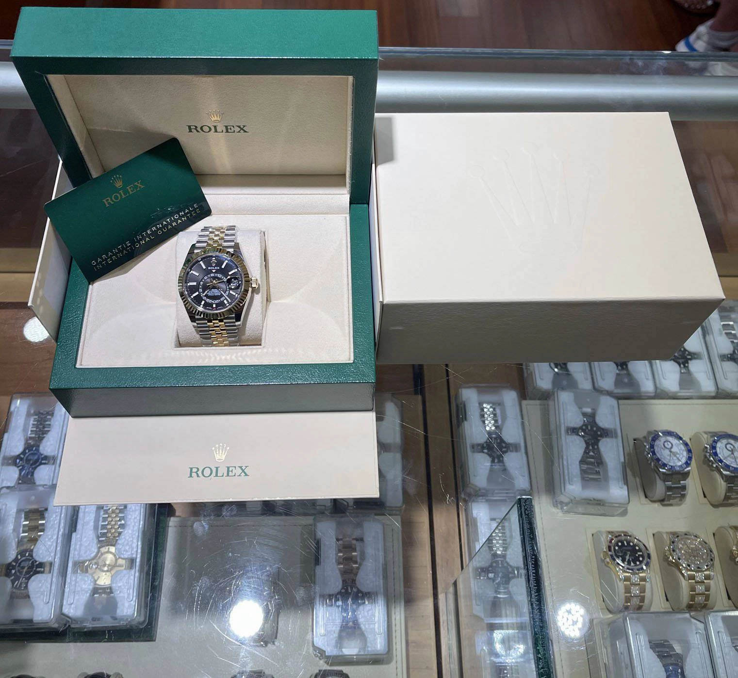 Rolex Sky-dweller 326933 Steel Black Dial Jubilee Perpetual Box/Papers MINT