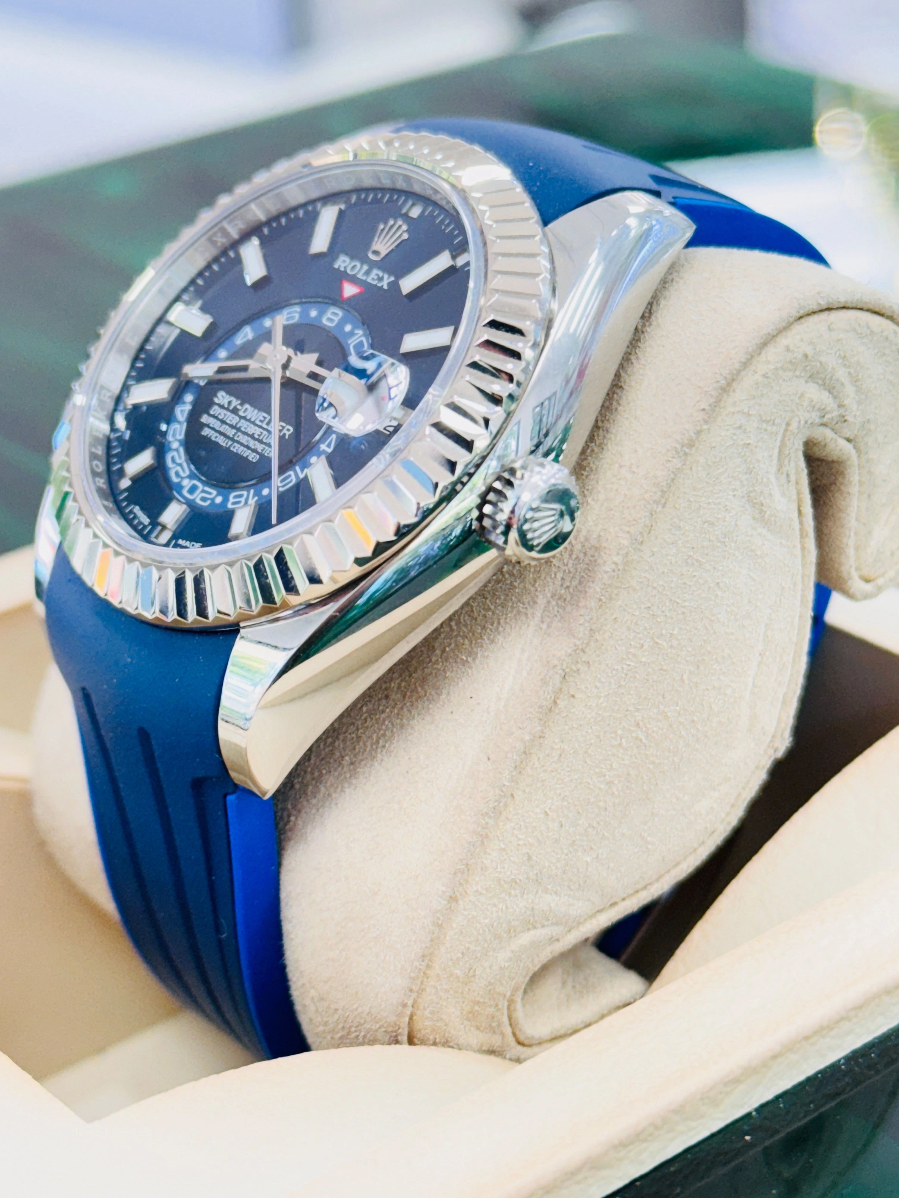 Rolex Sky-Dweller 326934 Blue Dial Oyster Steel Bracelet   Rubber B Watch MINT