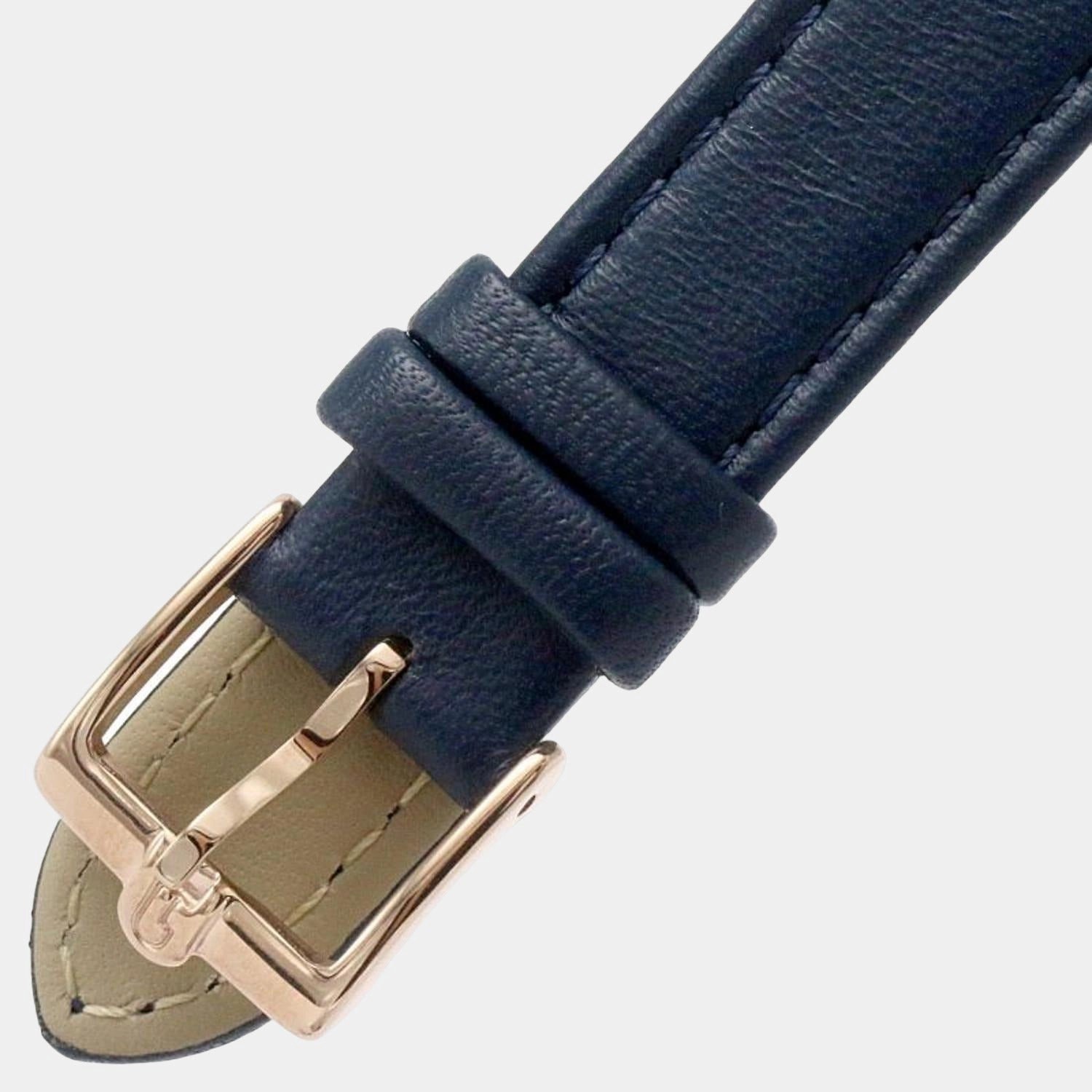 Women Silver Analog Leather Watch WW00002006L3